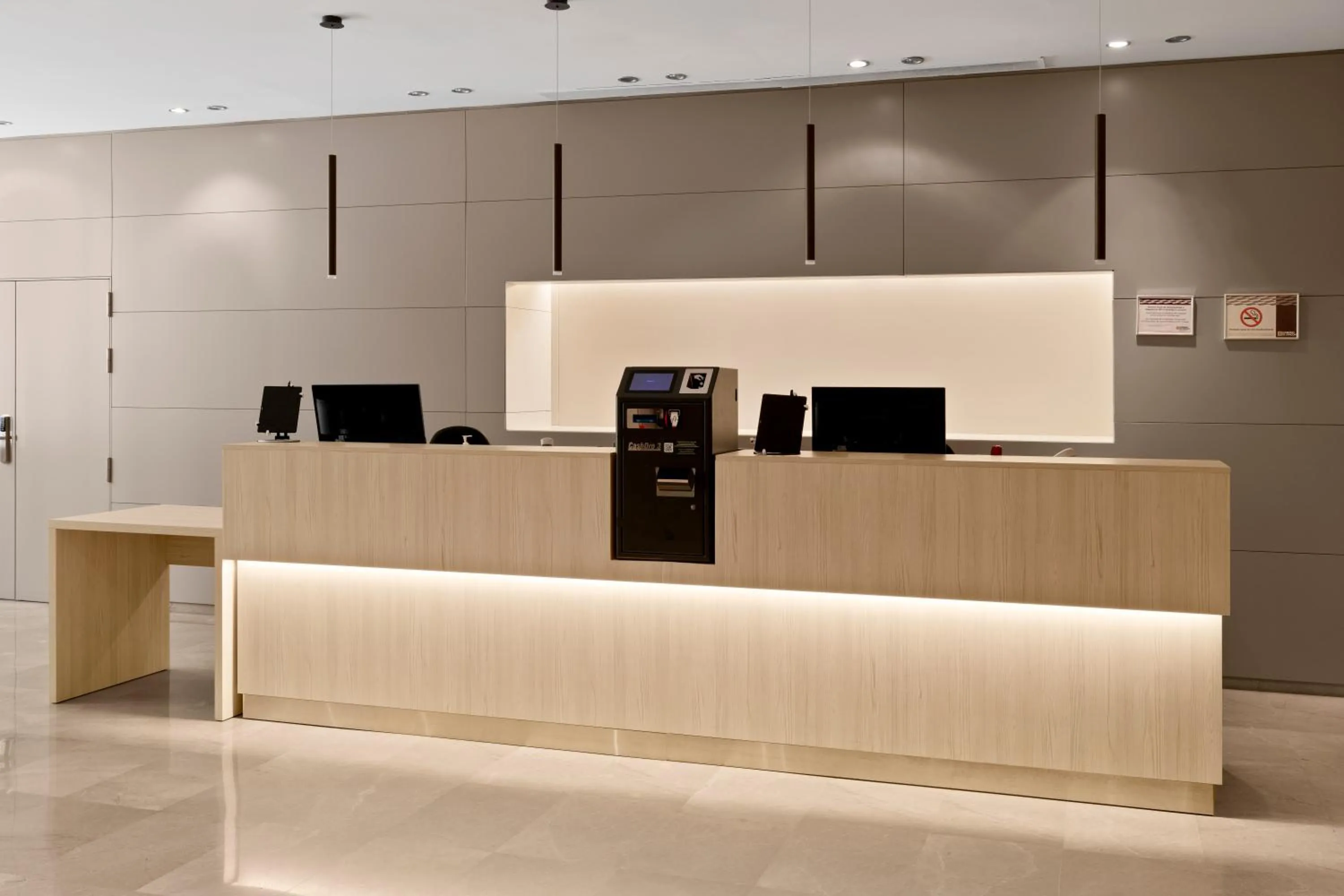 Lobby or reception in B&B HOTEL Zaragoza Los Enlaces Estación