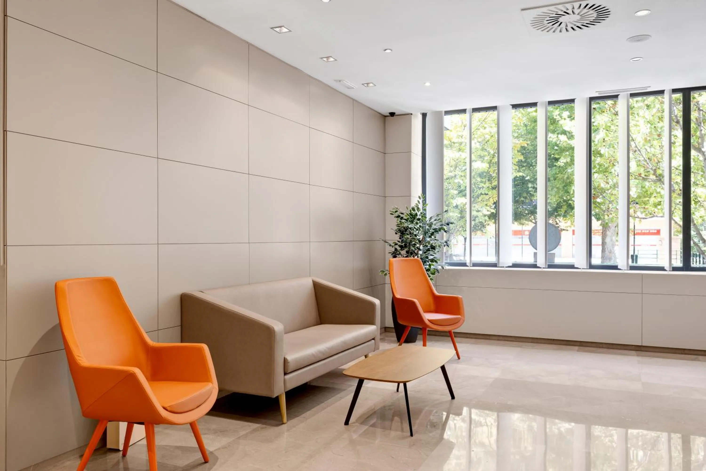 Seating area in B&B HOTEL Zaragoza Los Enlaces Estación