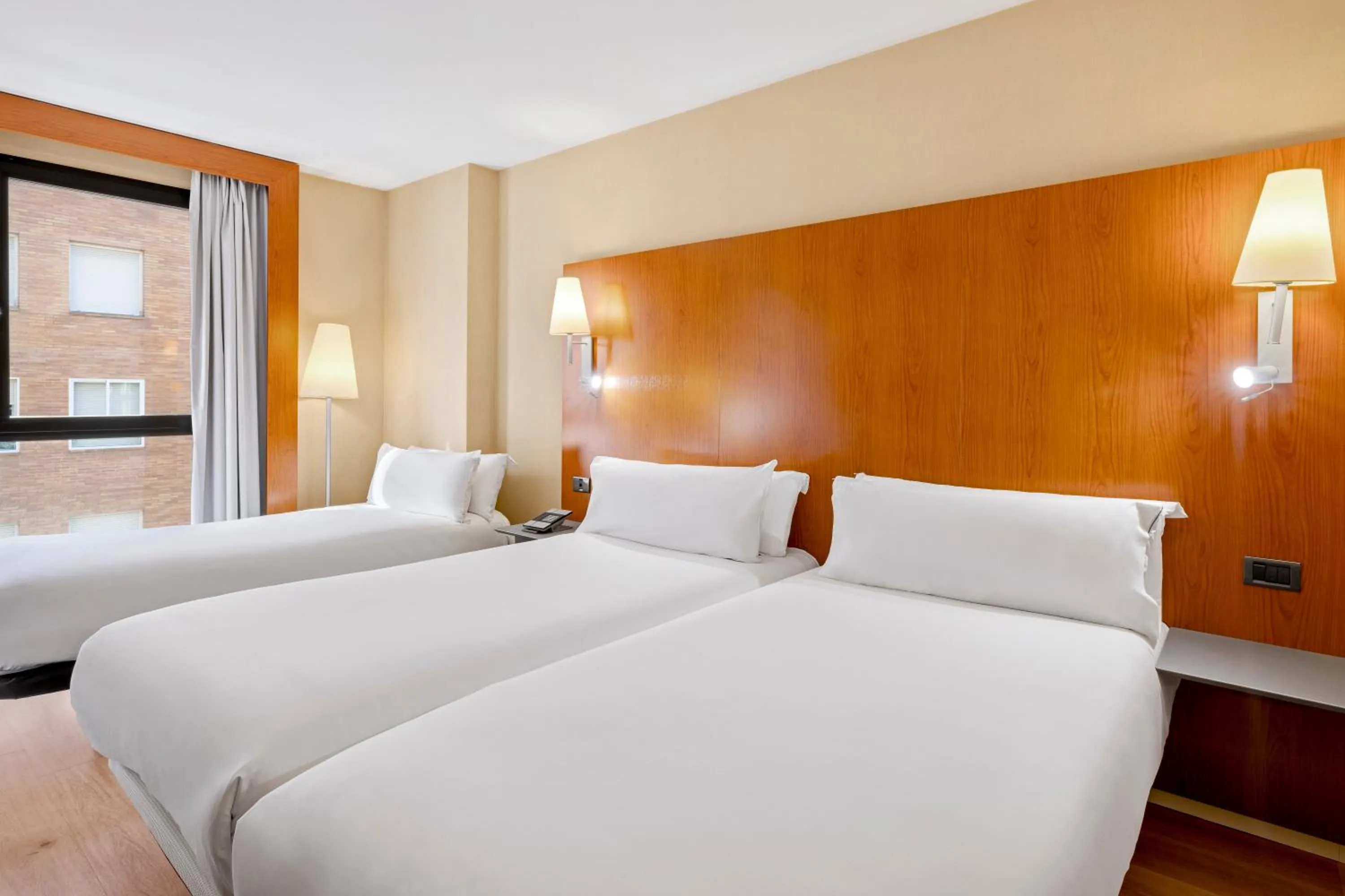 Bed in B&B HOTEL Zaragoza Los Enlaces Estación