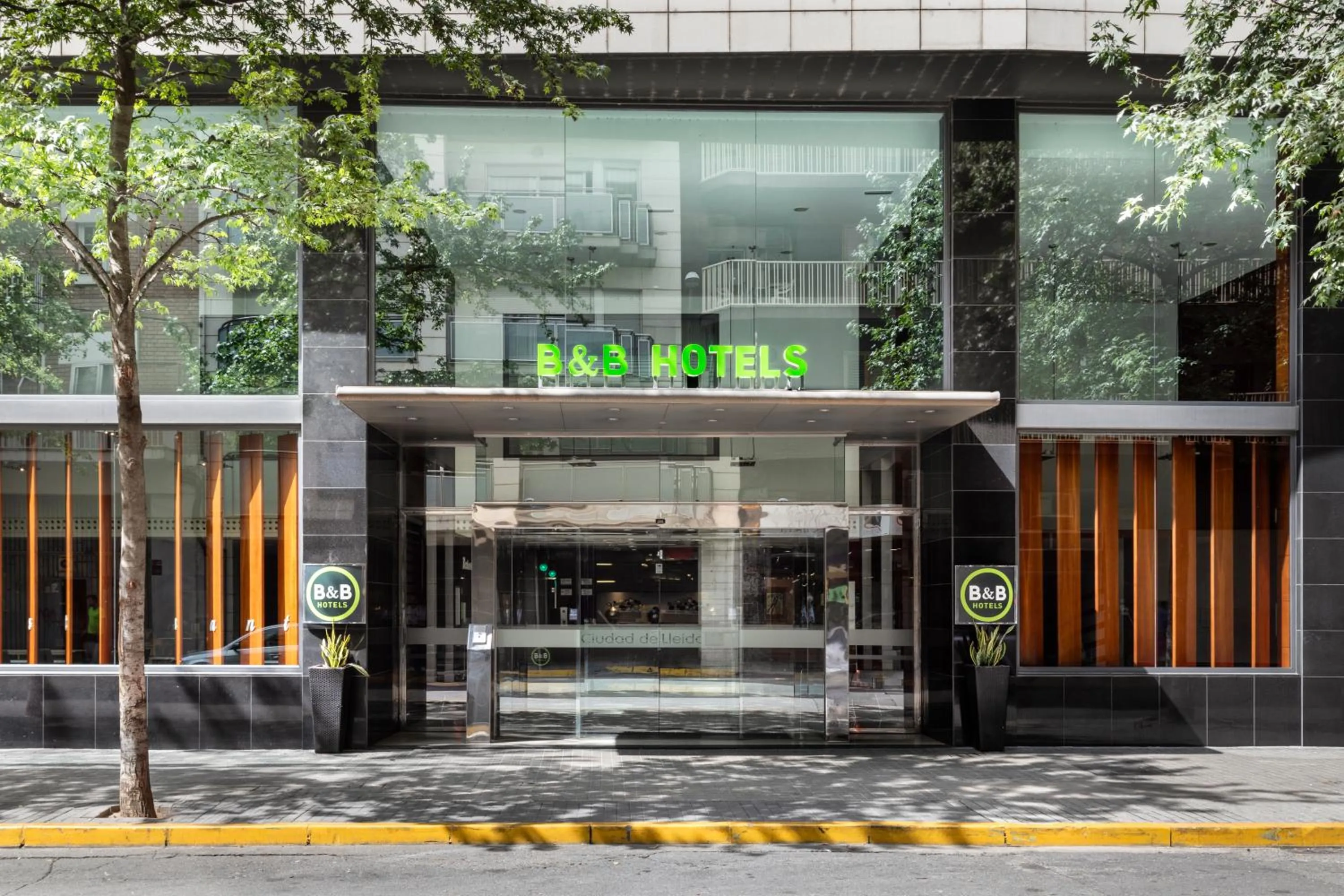 Facade/entrance in B&B HOTEL Ciudad de Lleida