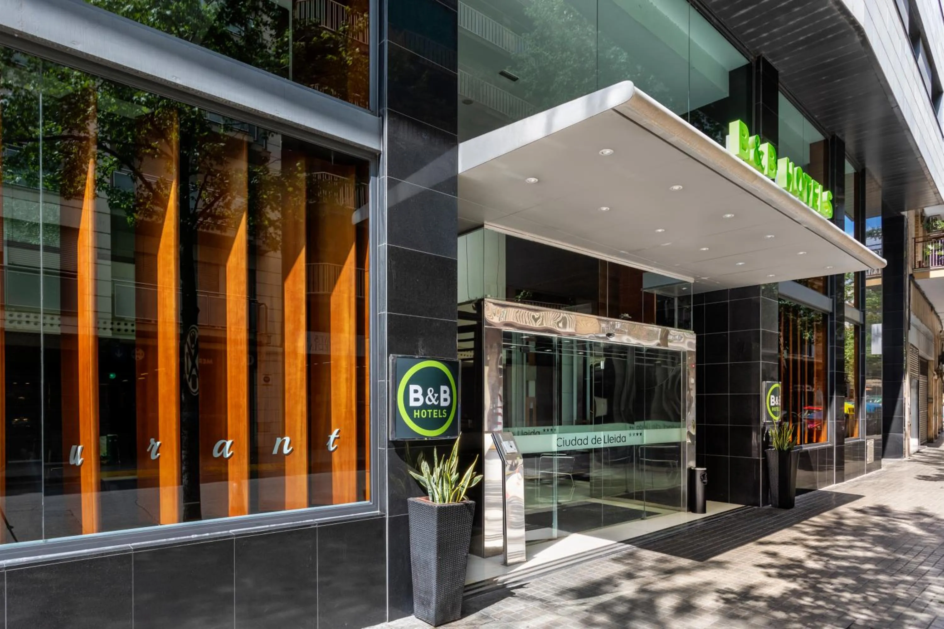 Facade/entrance in B&B HOTEL Ciudad de Lleida