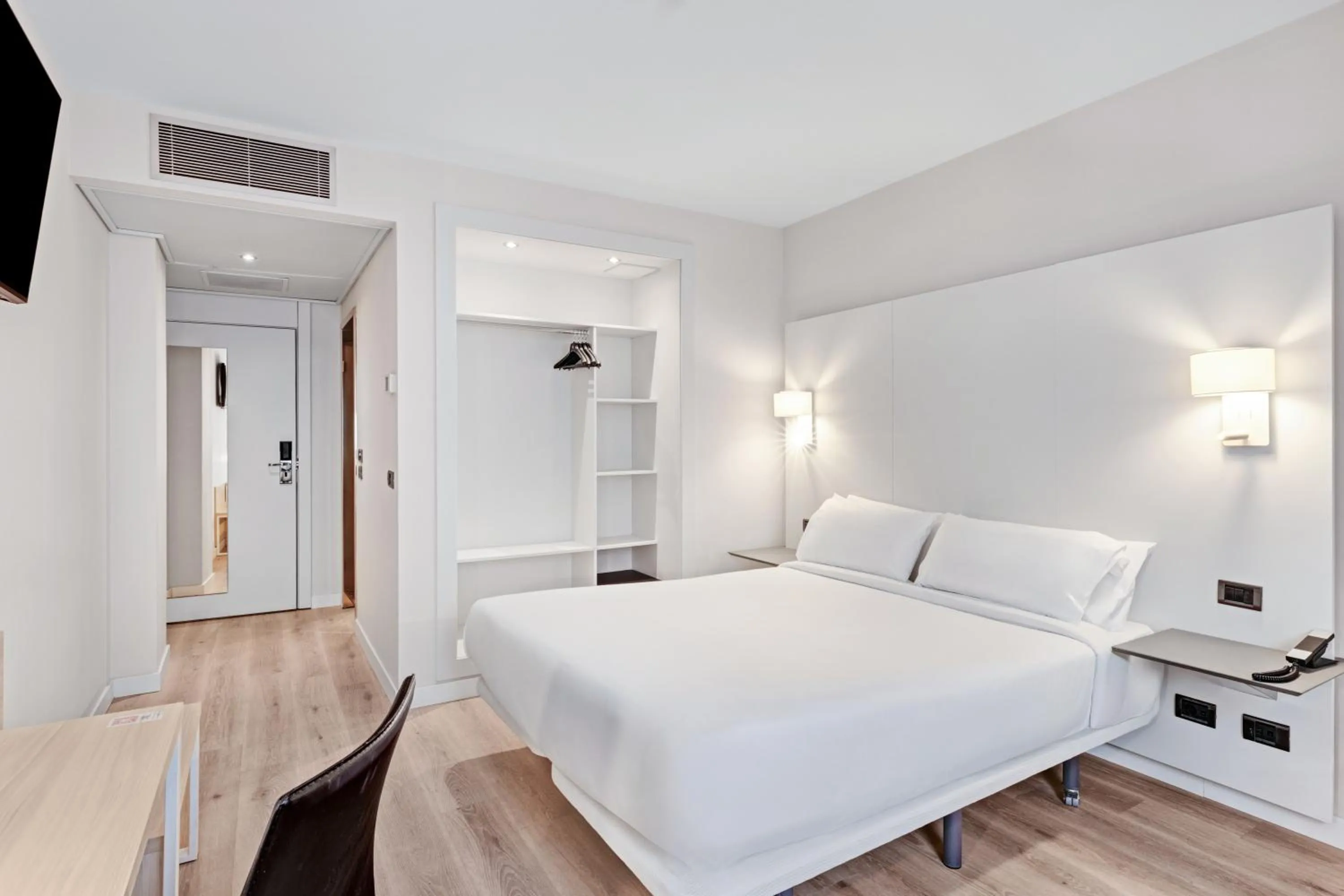 Bed in B&B HOTEL Ciudad de Lleida