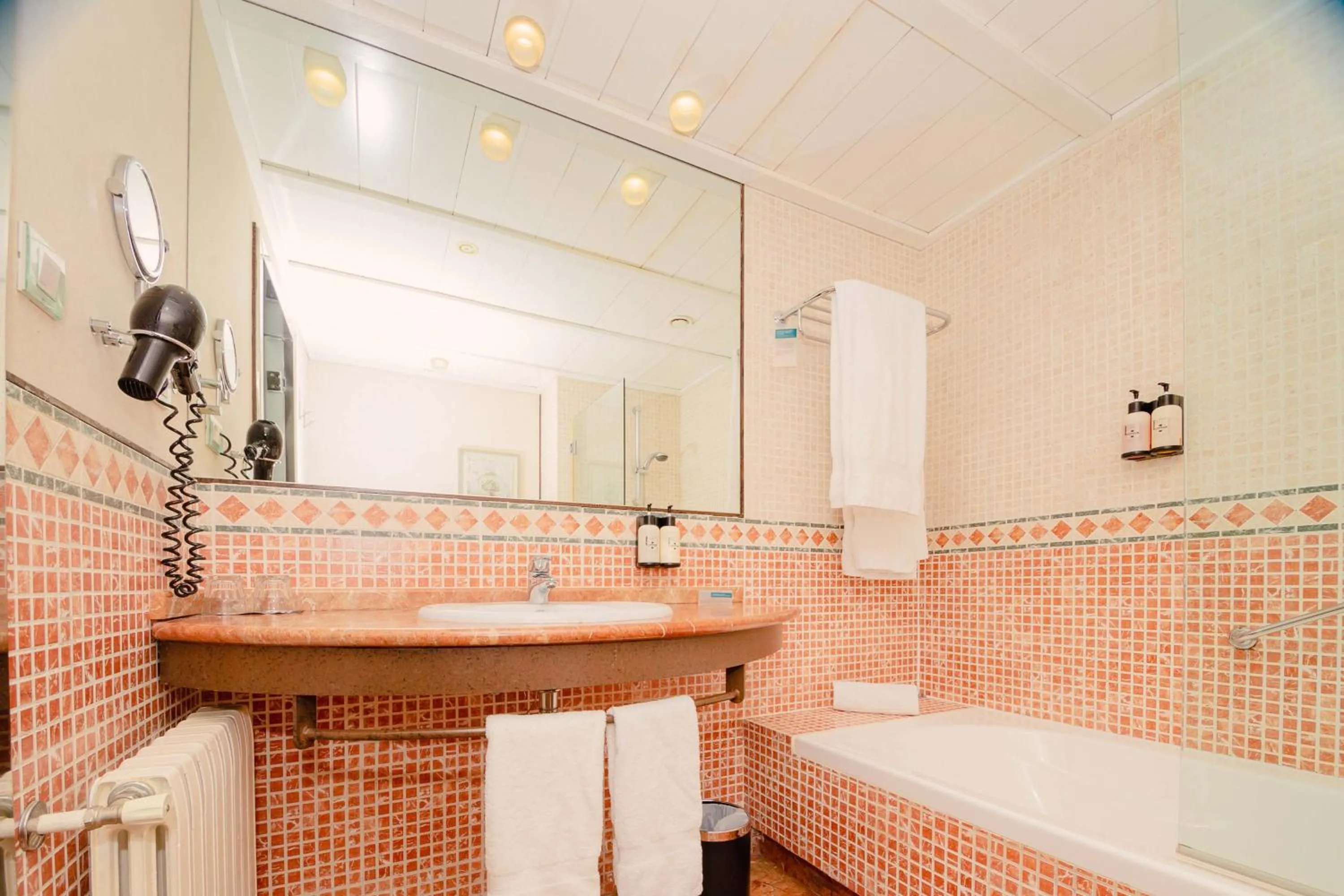 Bath in Hotel Nuevo Portil Golf