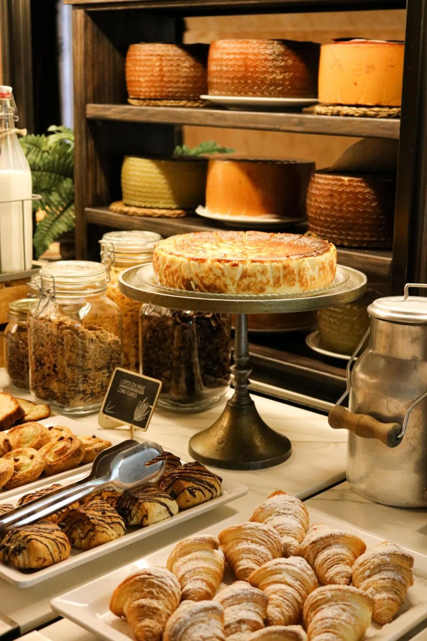 Breakfast in Hospes Palacio de San Esteban, a Member of Design Hotels