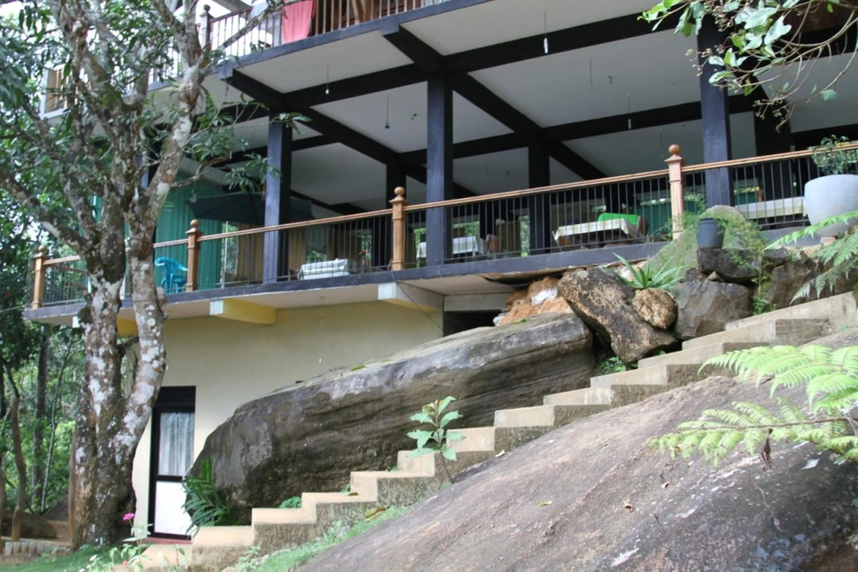 Facade/entrance in Birds Paradise Hotel