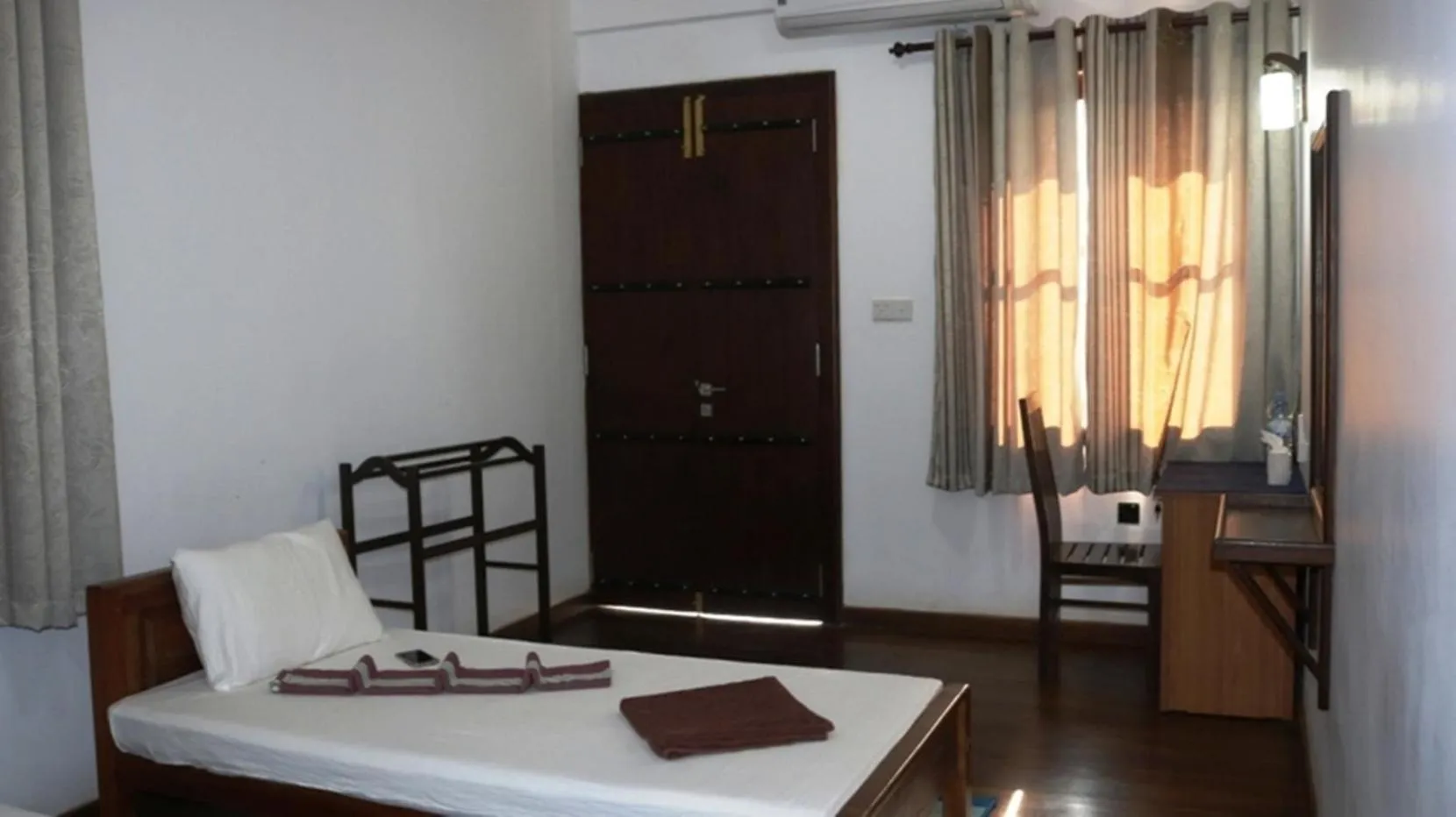 Bed in Birds Paradise Hotel