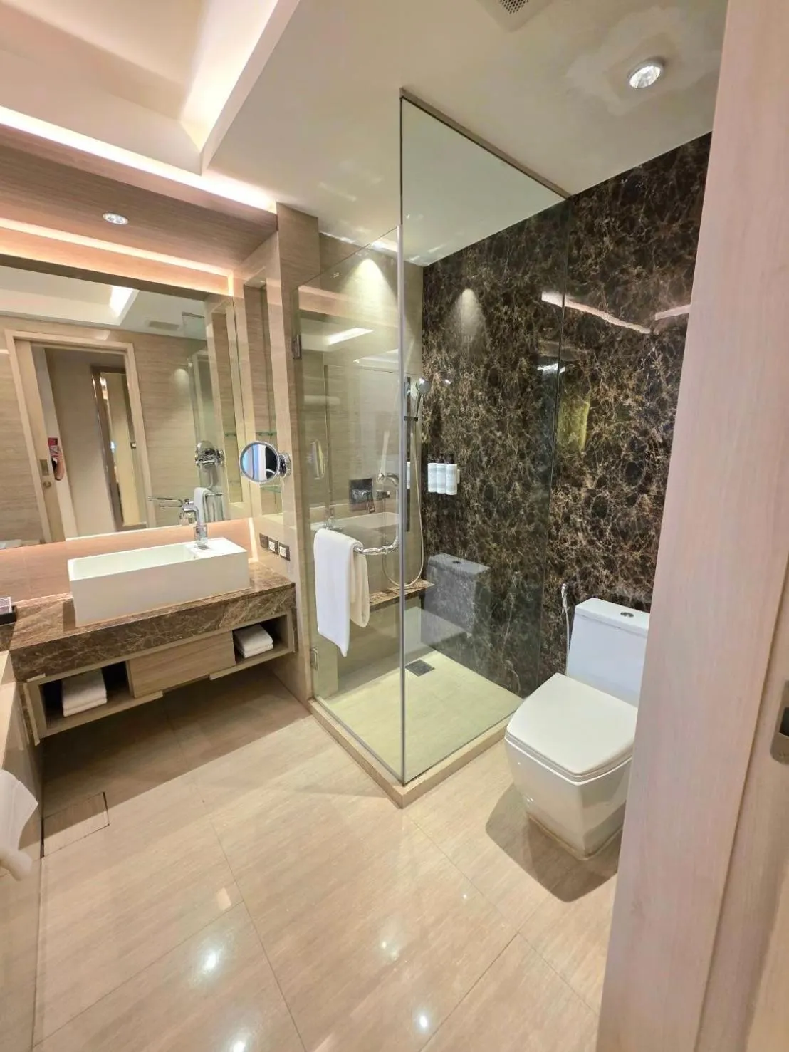 Graceland Bangkok by Grace Hotel - SHA Extra Plus