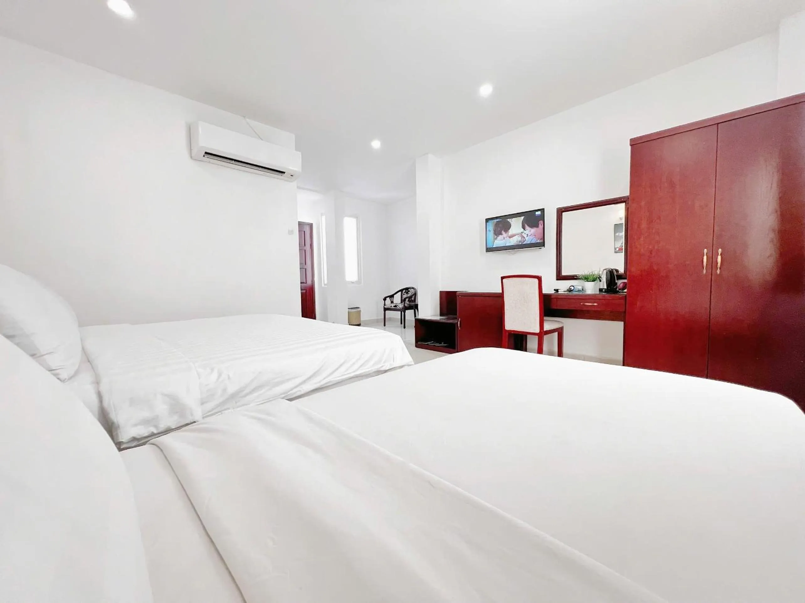 Property building, Bed in SaiGon Europe Hotel
