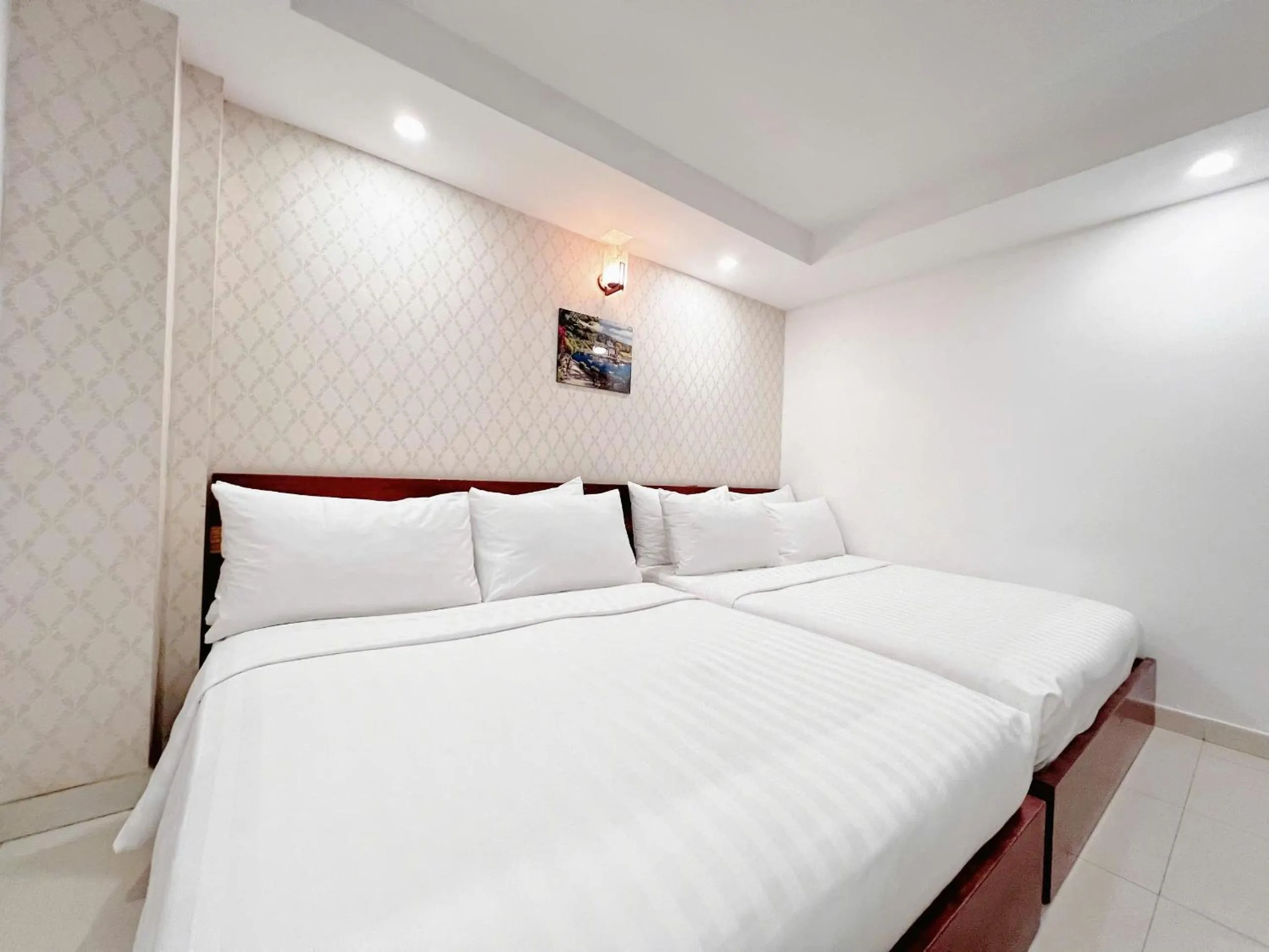 Bedroom, Bed in SaiGon Europe Hotel