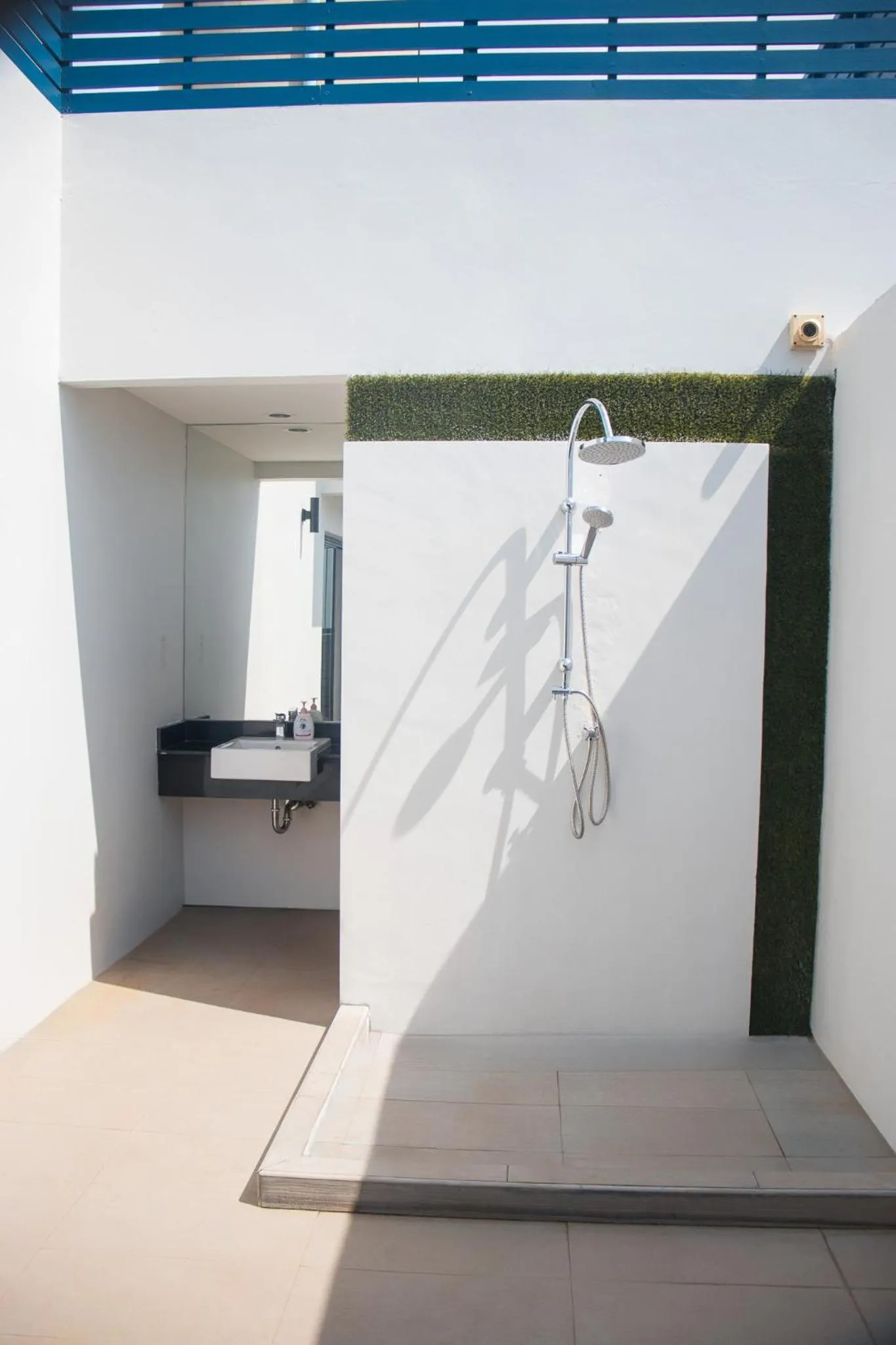 Swimming pool in The Blue Pearl Kata Hotel