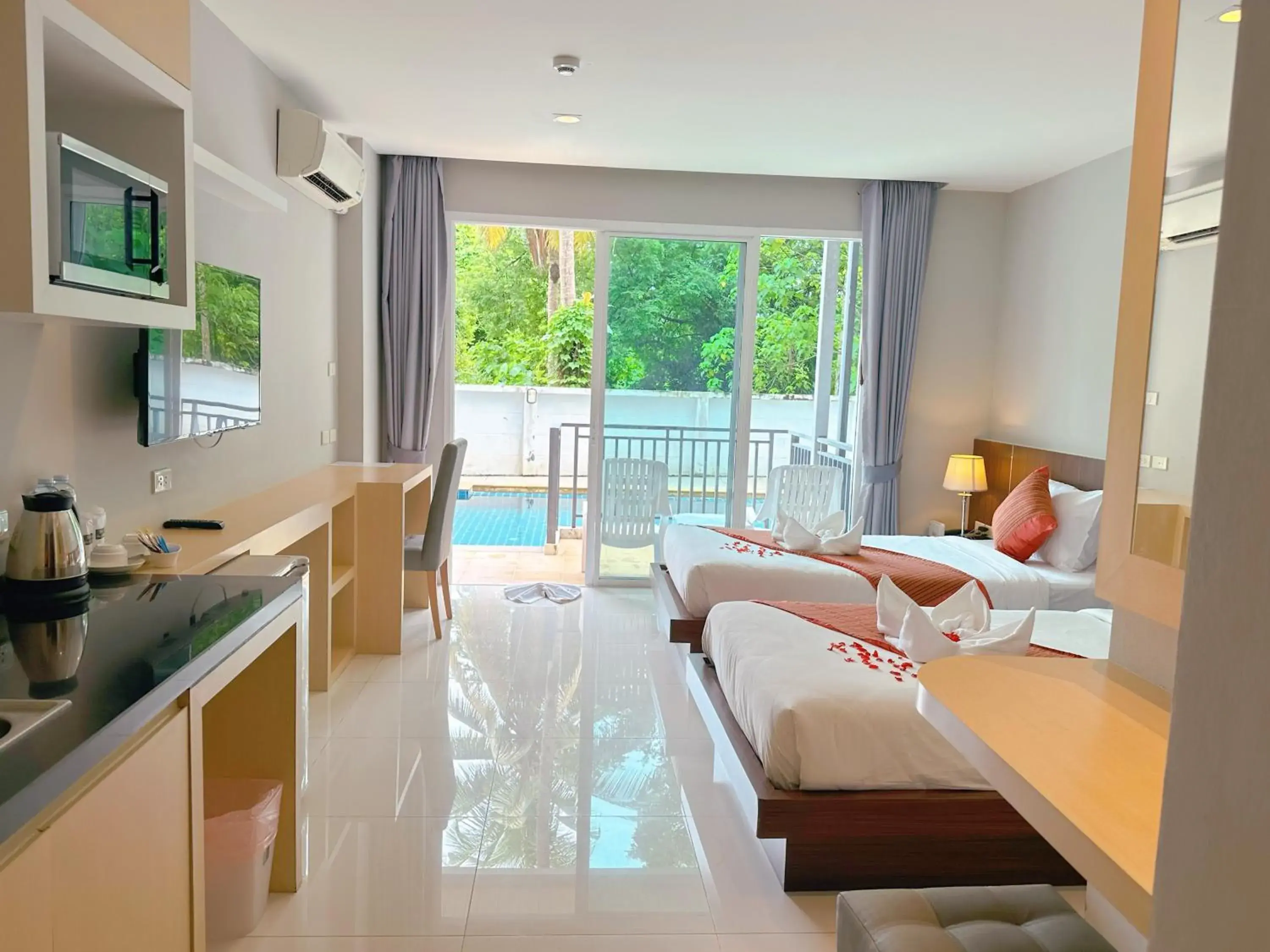 Deluxe Pool Access Twin Room in Ahad Suite Aonang Deluxe Pool Access Twin Room in Ahad Suite Aonang