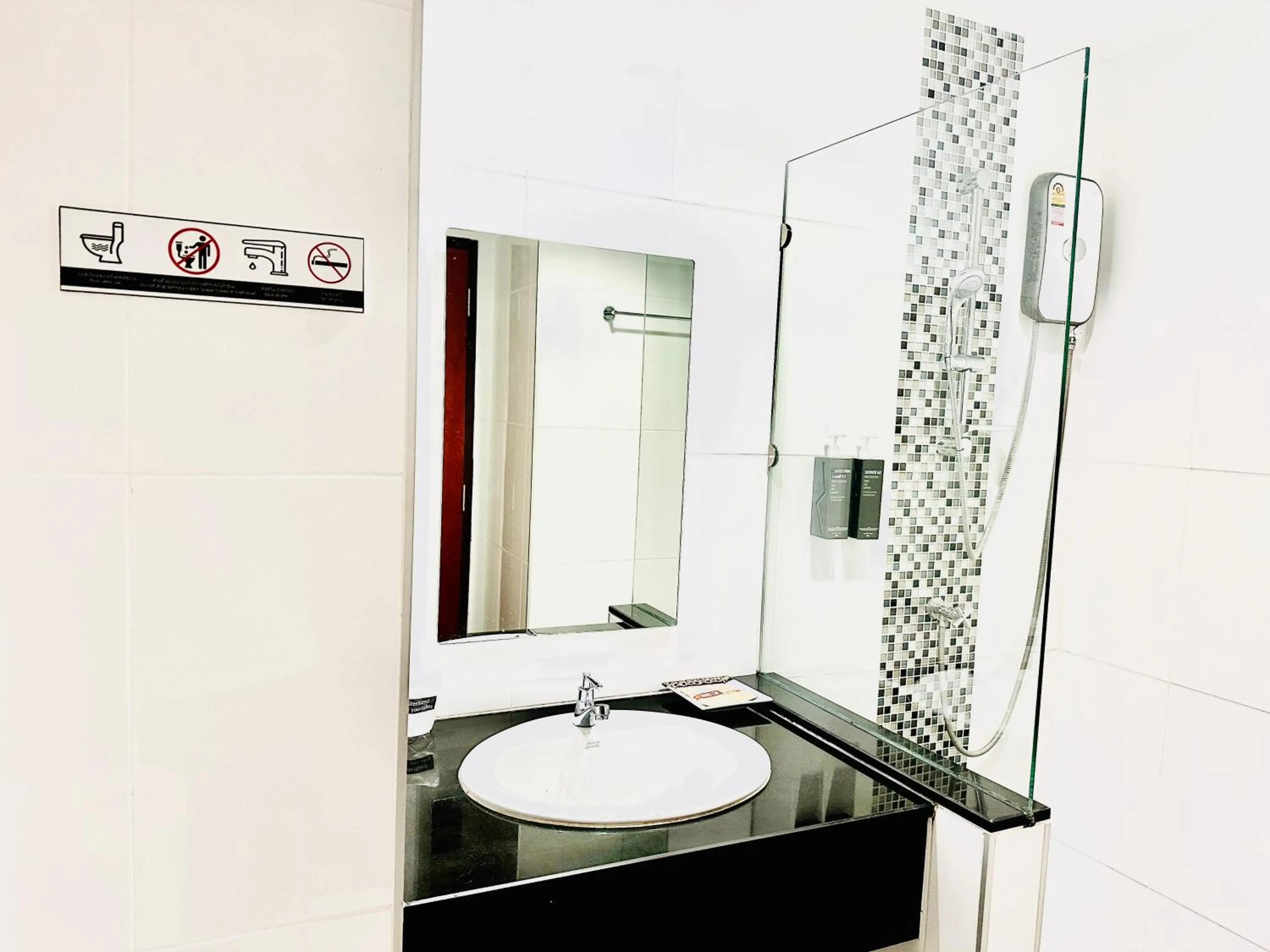 Shower in Ahad Suite Aonang