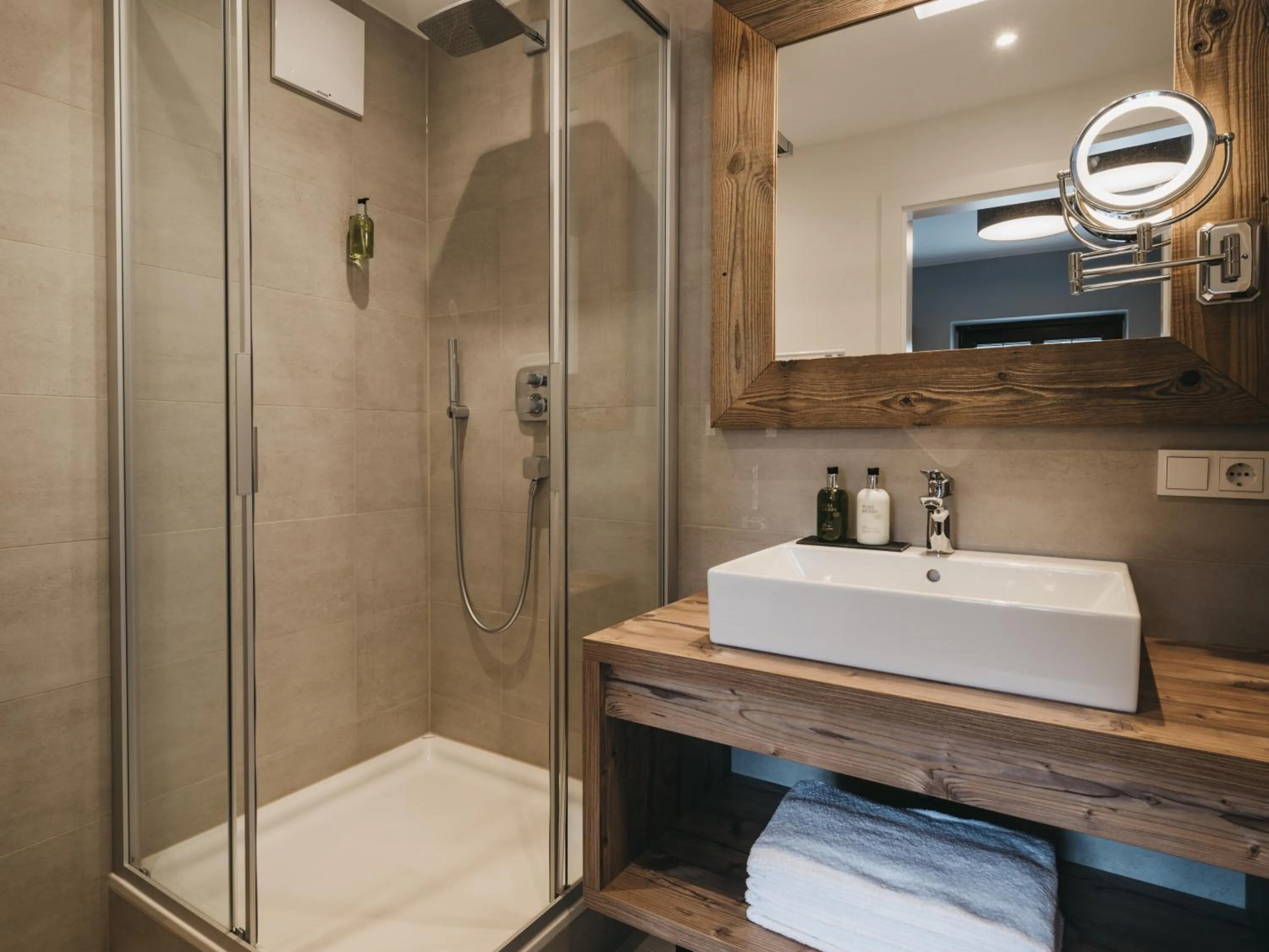 Shower in VAYA Post Saalbach