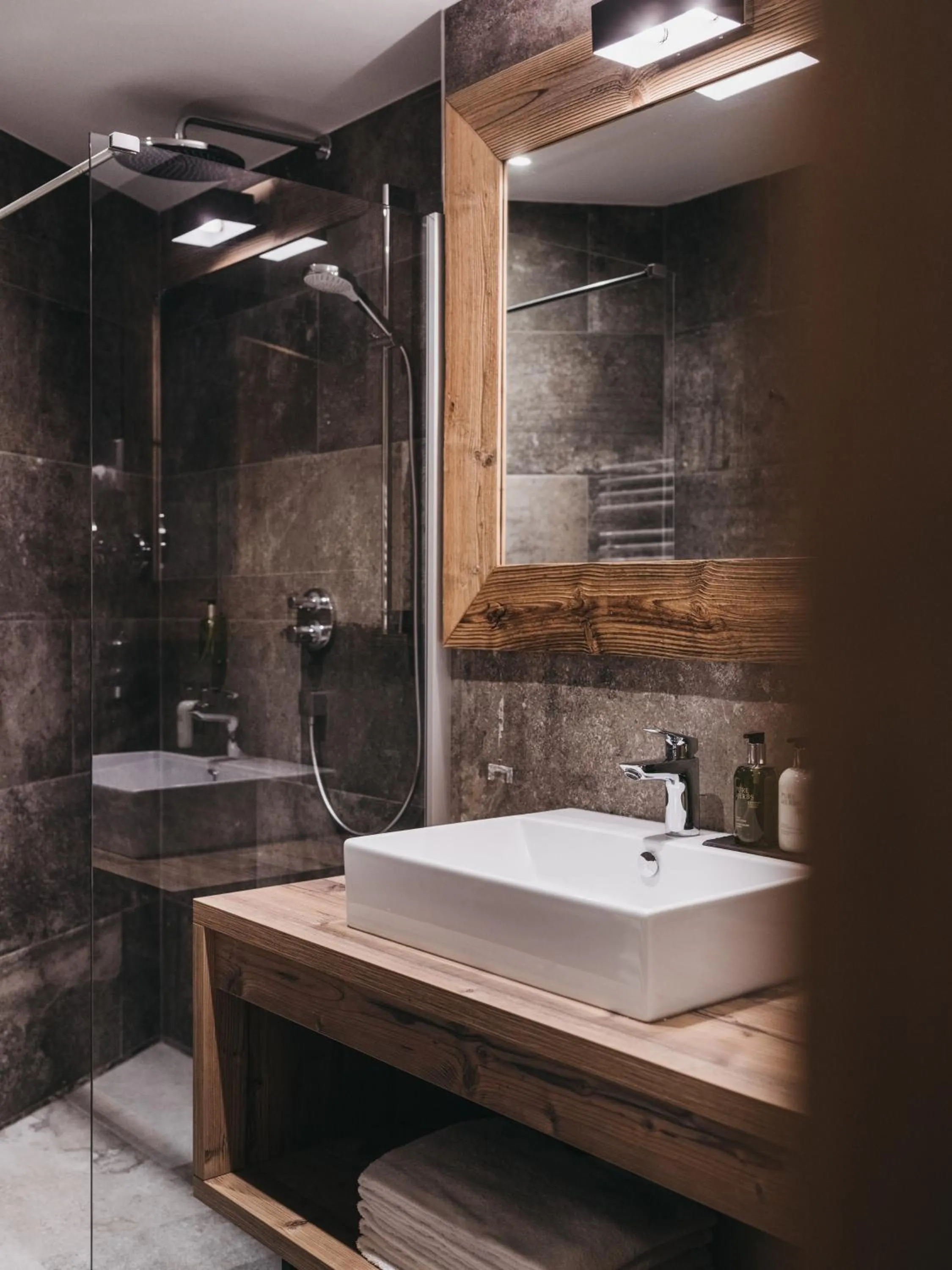 Shower in VAYA Post Saalbach