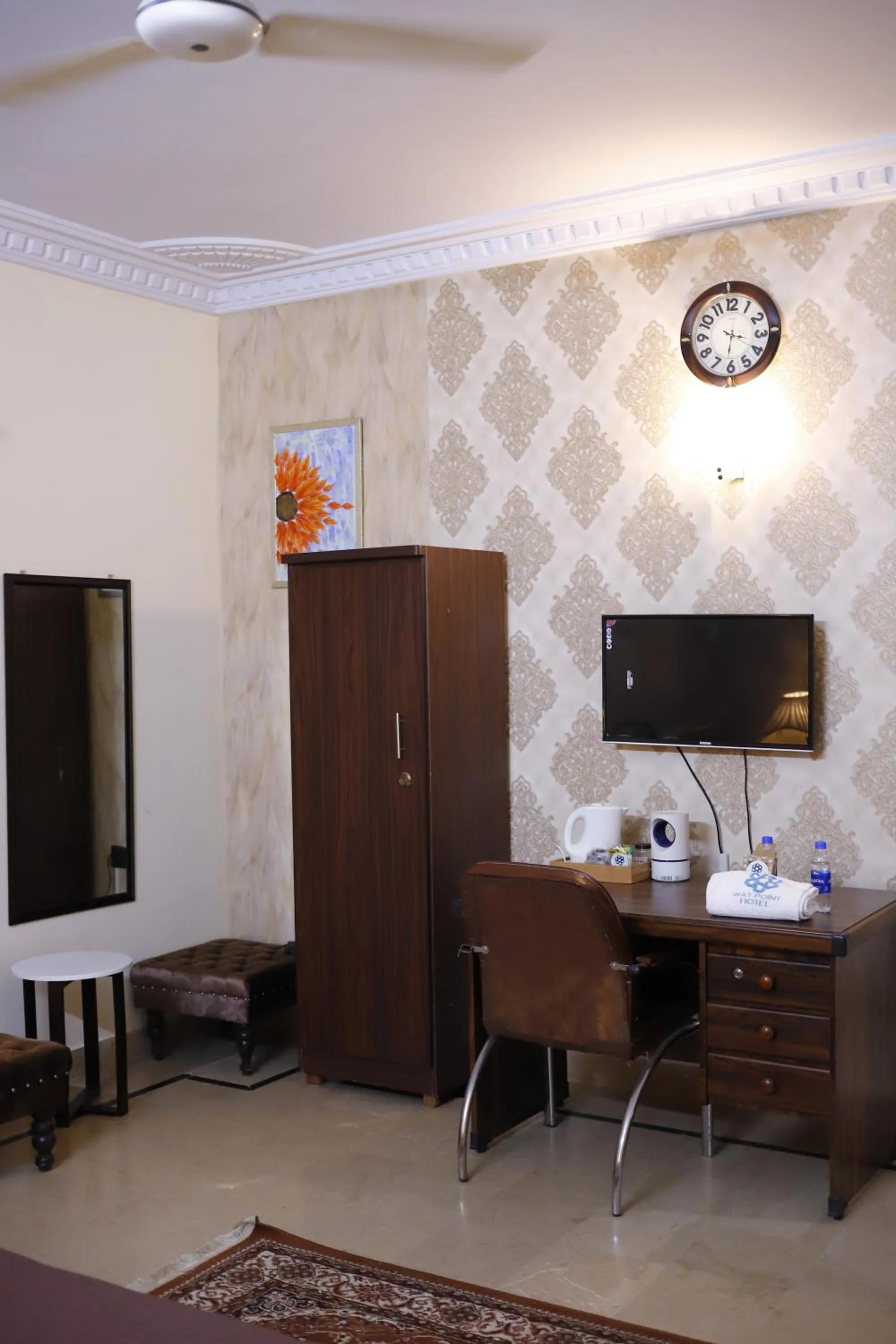 TV and multimedia in Waypoint Hotel