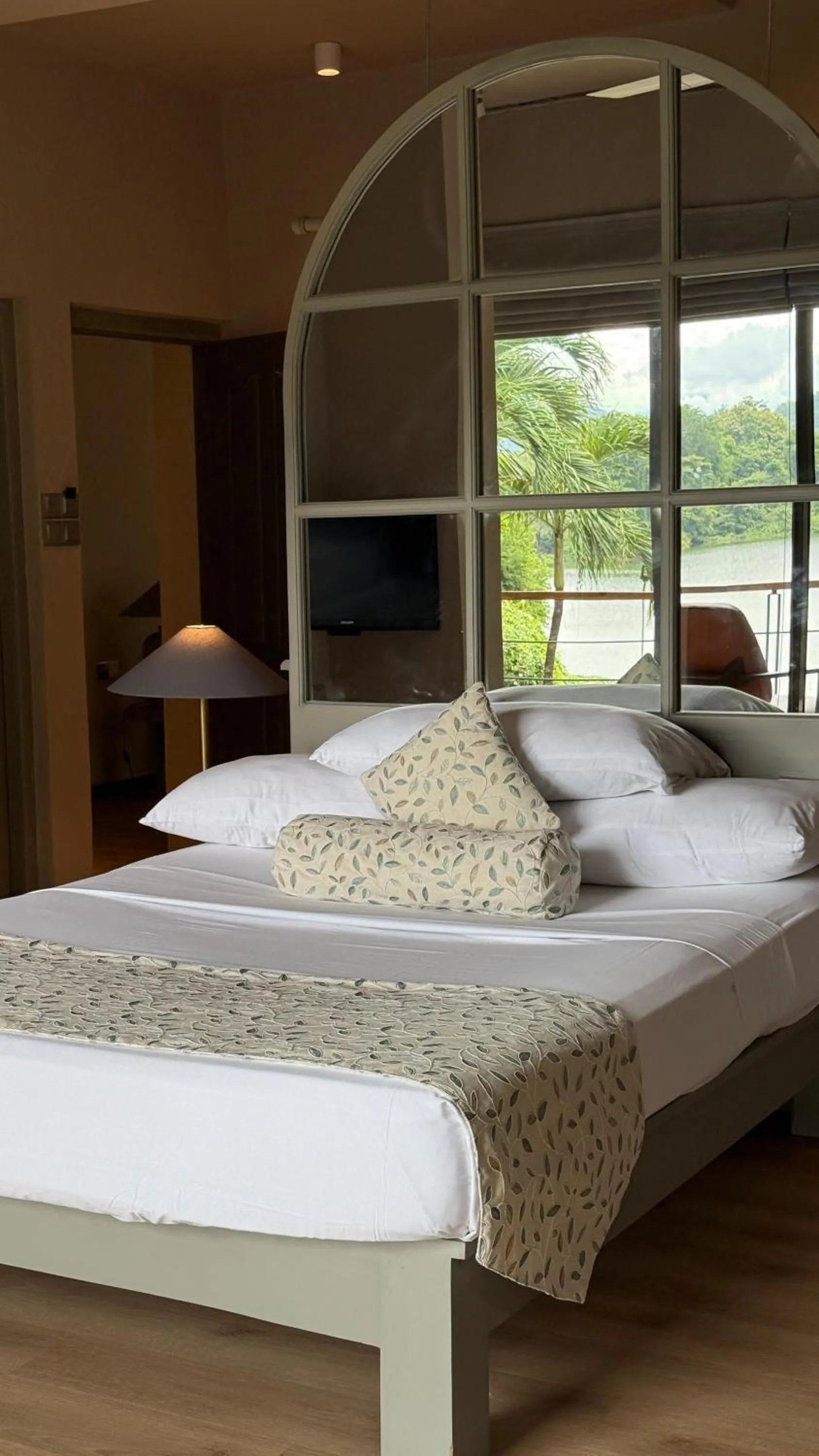 Bed in Mapakada Village - Mahiyanganaya