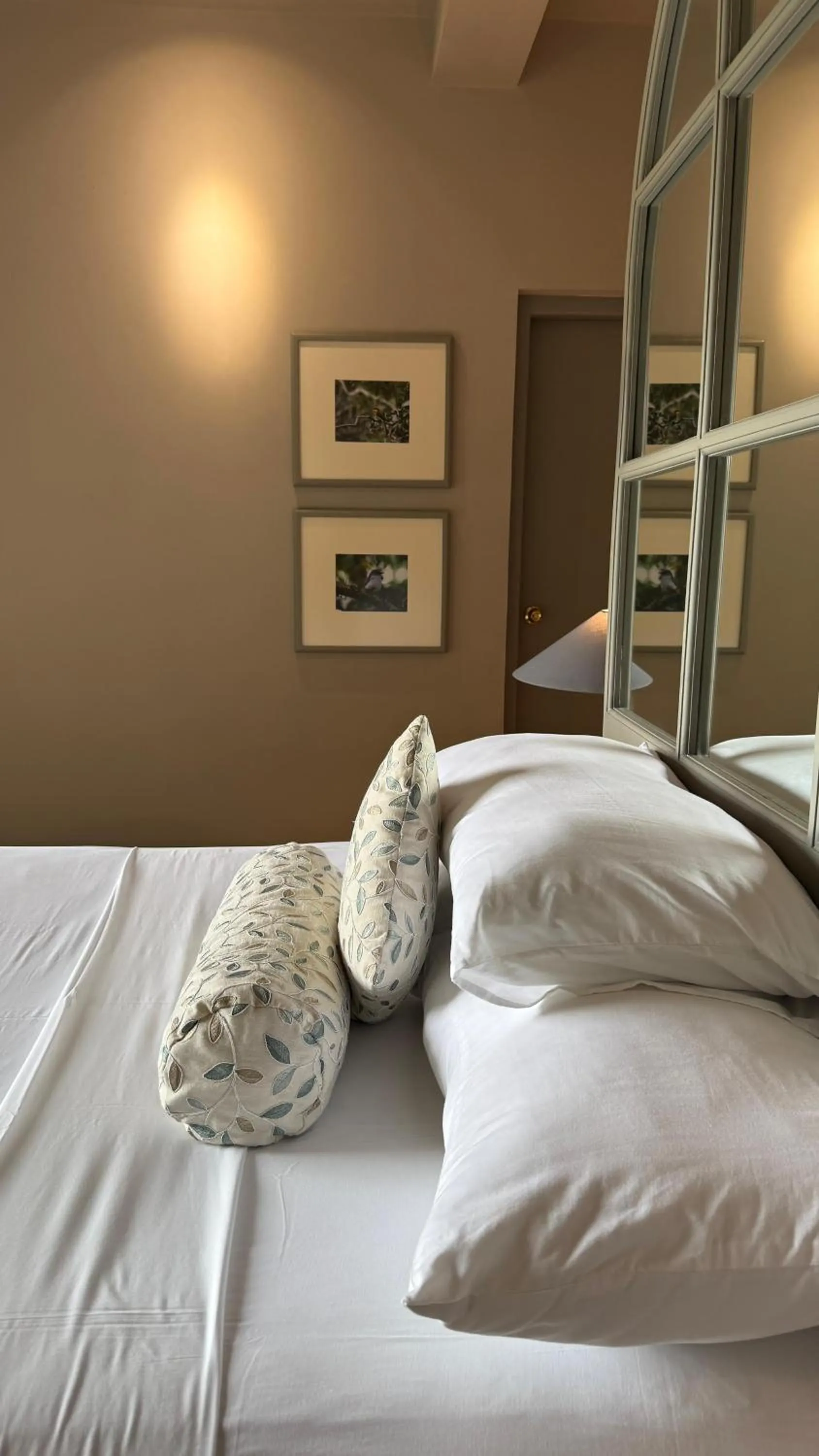 Bed in Mapakada Village - Mahiyanganaya