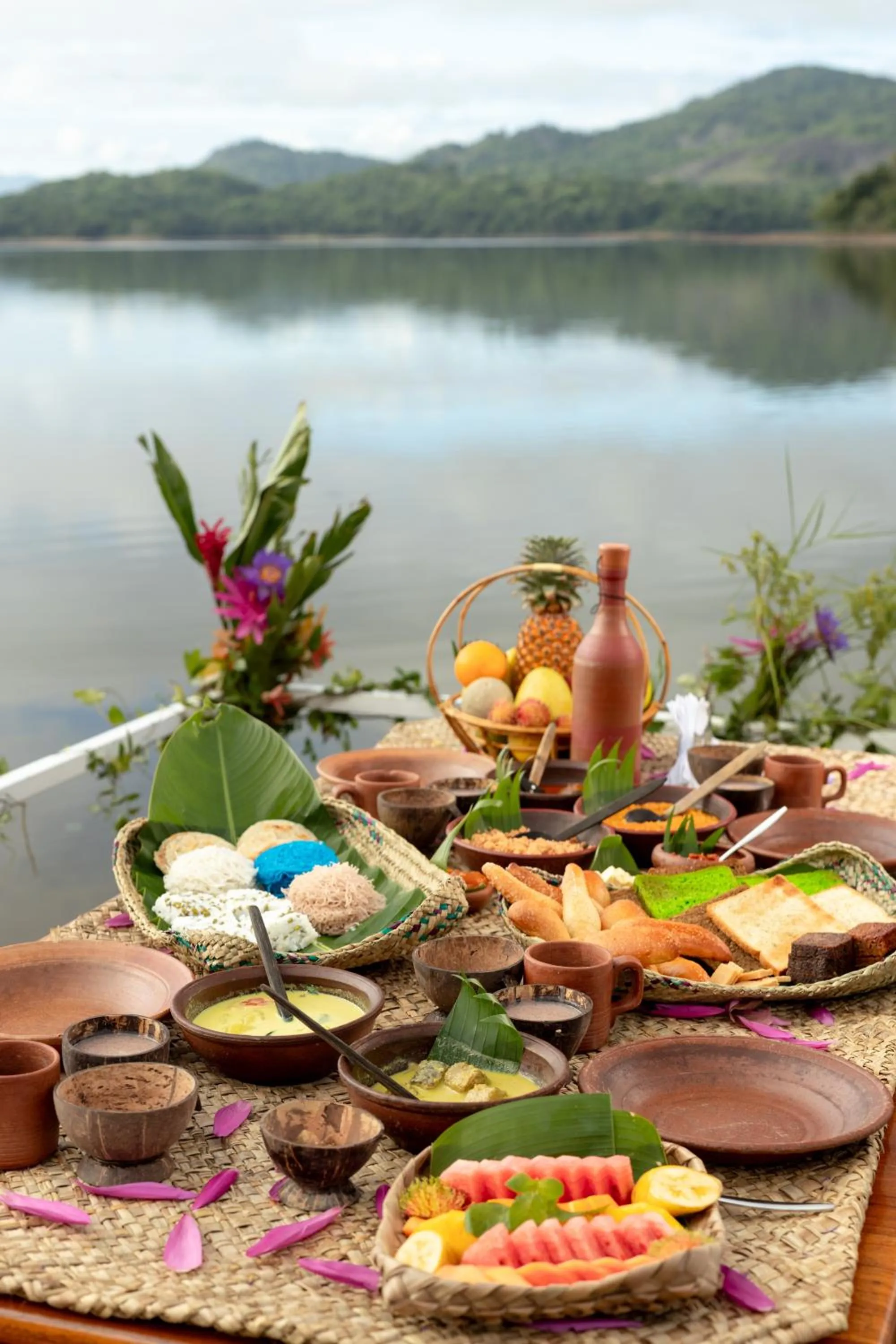 Food in Mapakada Village - Mahiyanganaya