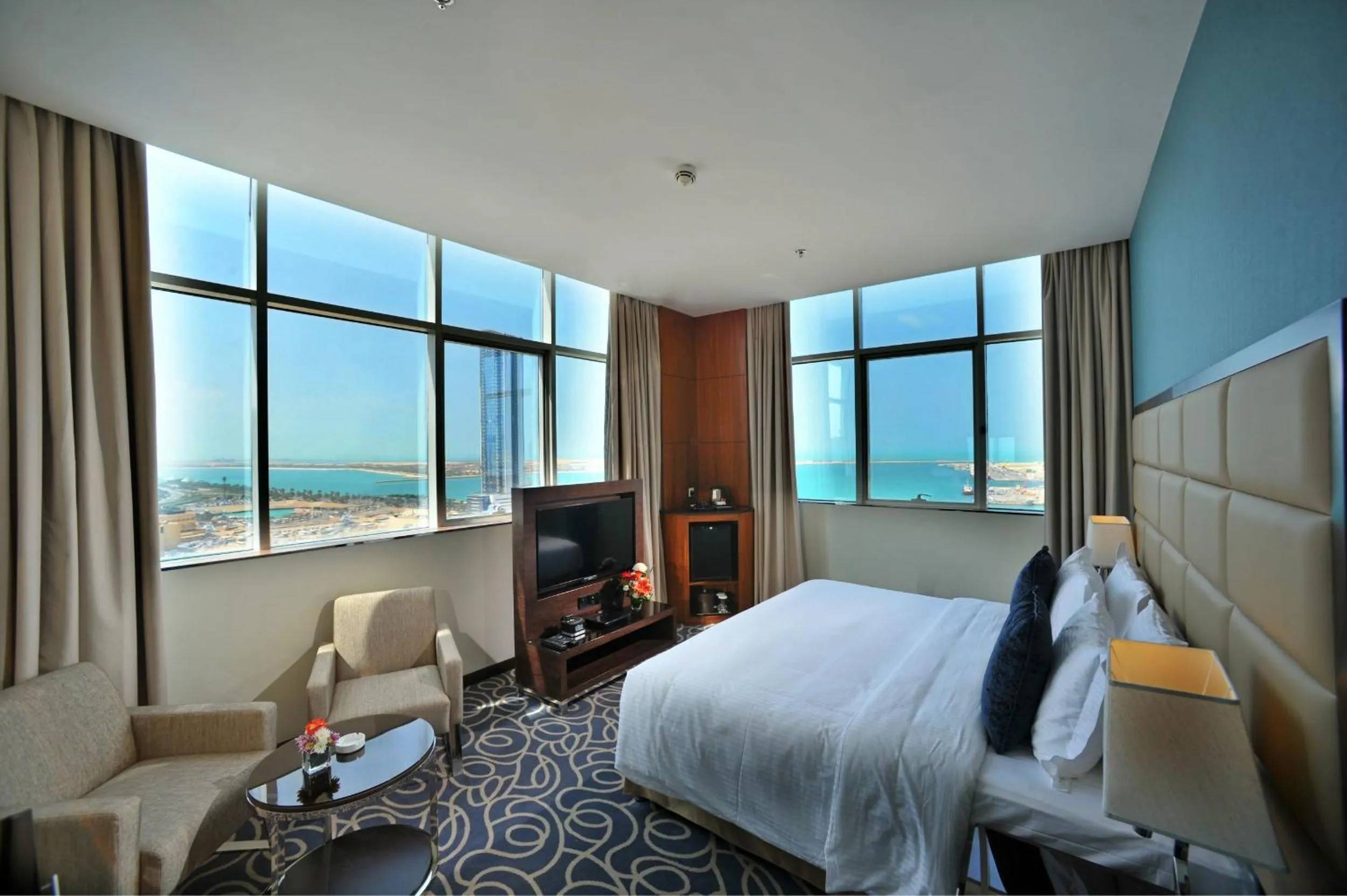 Sea view, Bed in Ramada Abu Dhabi Corniche