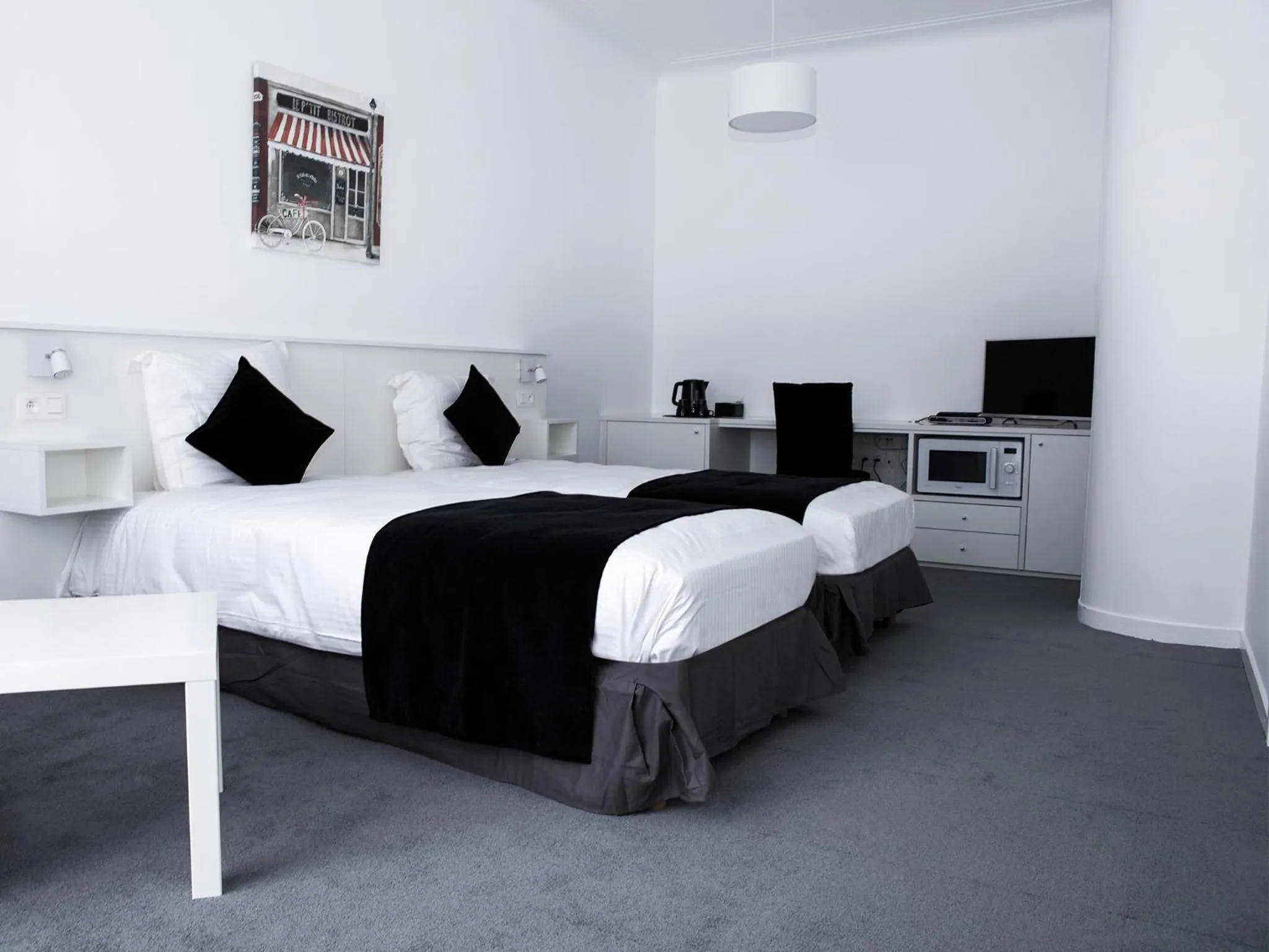 Bedroom, Bed in Hotel Satellite