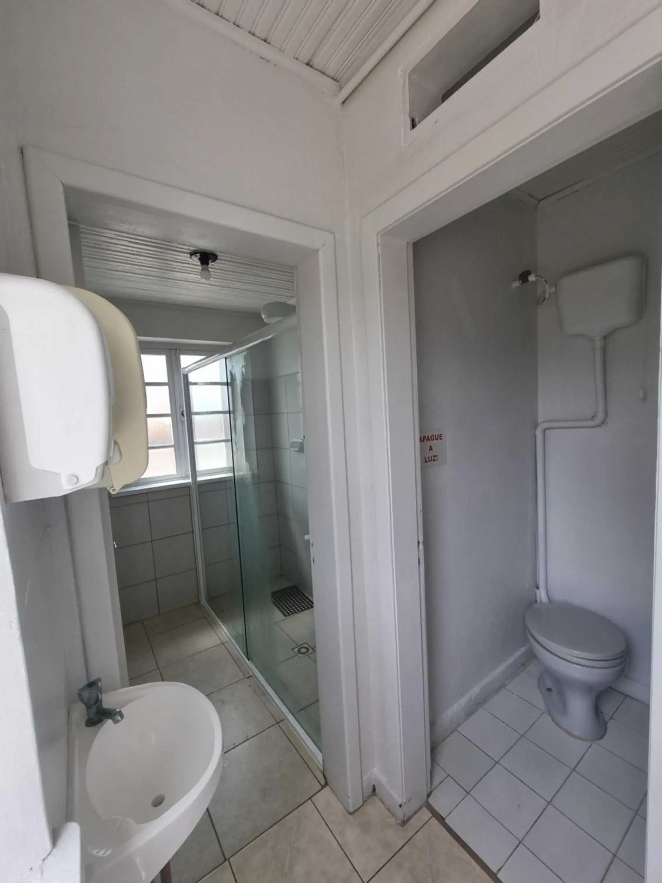 Single Room with Shared Shower and Toilet - single occupancy in Hotel Real Koerich 24h Single Room with Shared Shower and Toilet - single occupancy in Hotel Real Koerich 24h