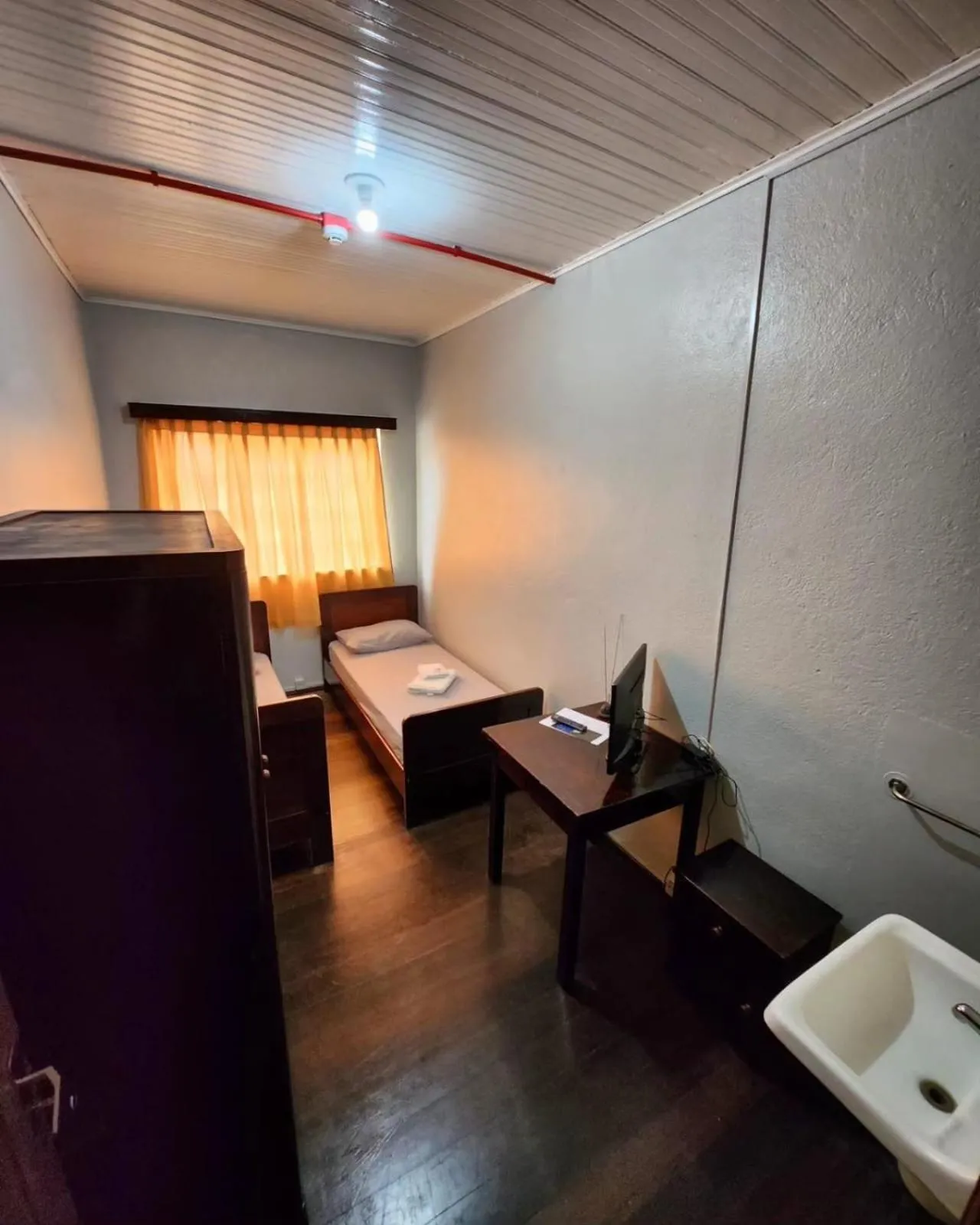 Standard Double Room with Shared Bathroom - single occupancy in Hotel Real Koerich 24h