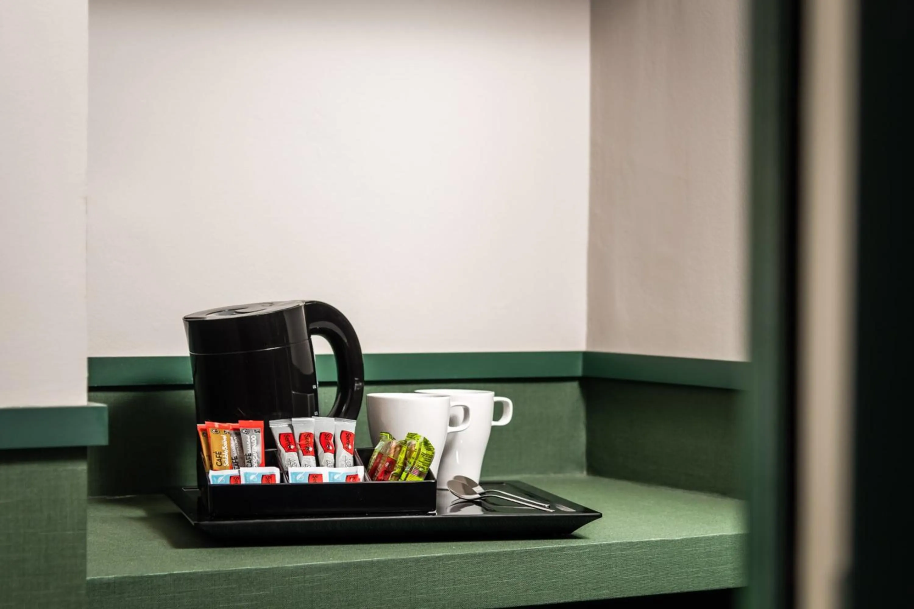 Coffee/tea facilities in BYPILLOW Mothern