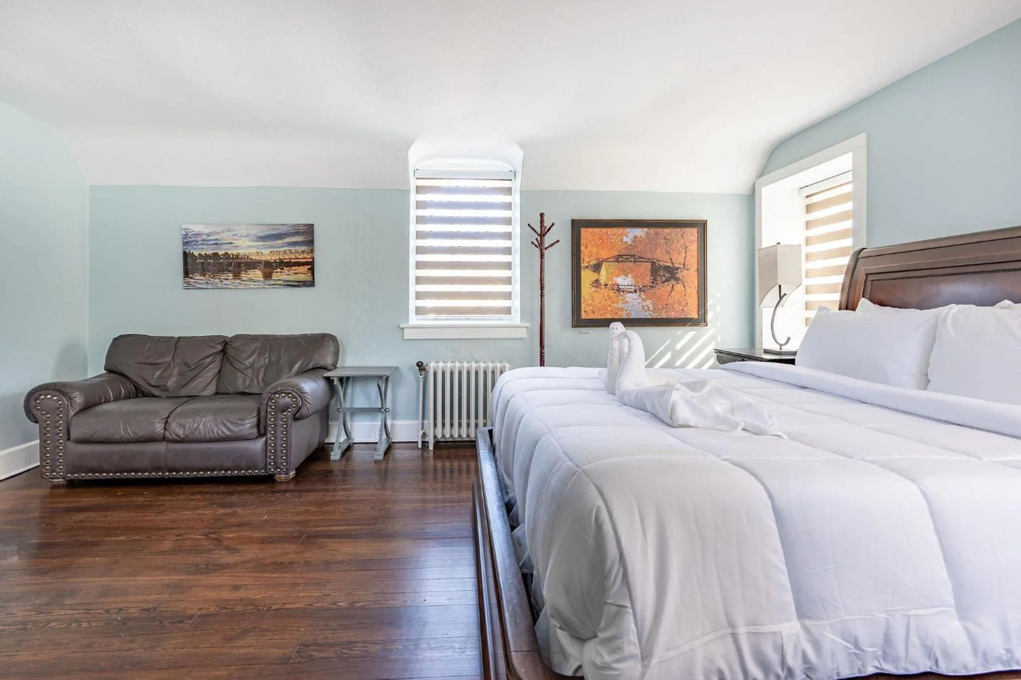 Bed in Chimney Hill Estate Inn