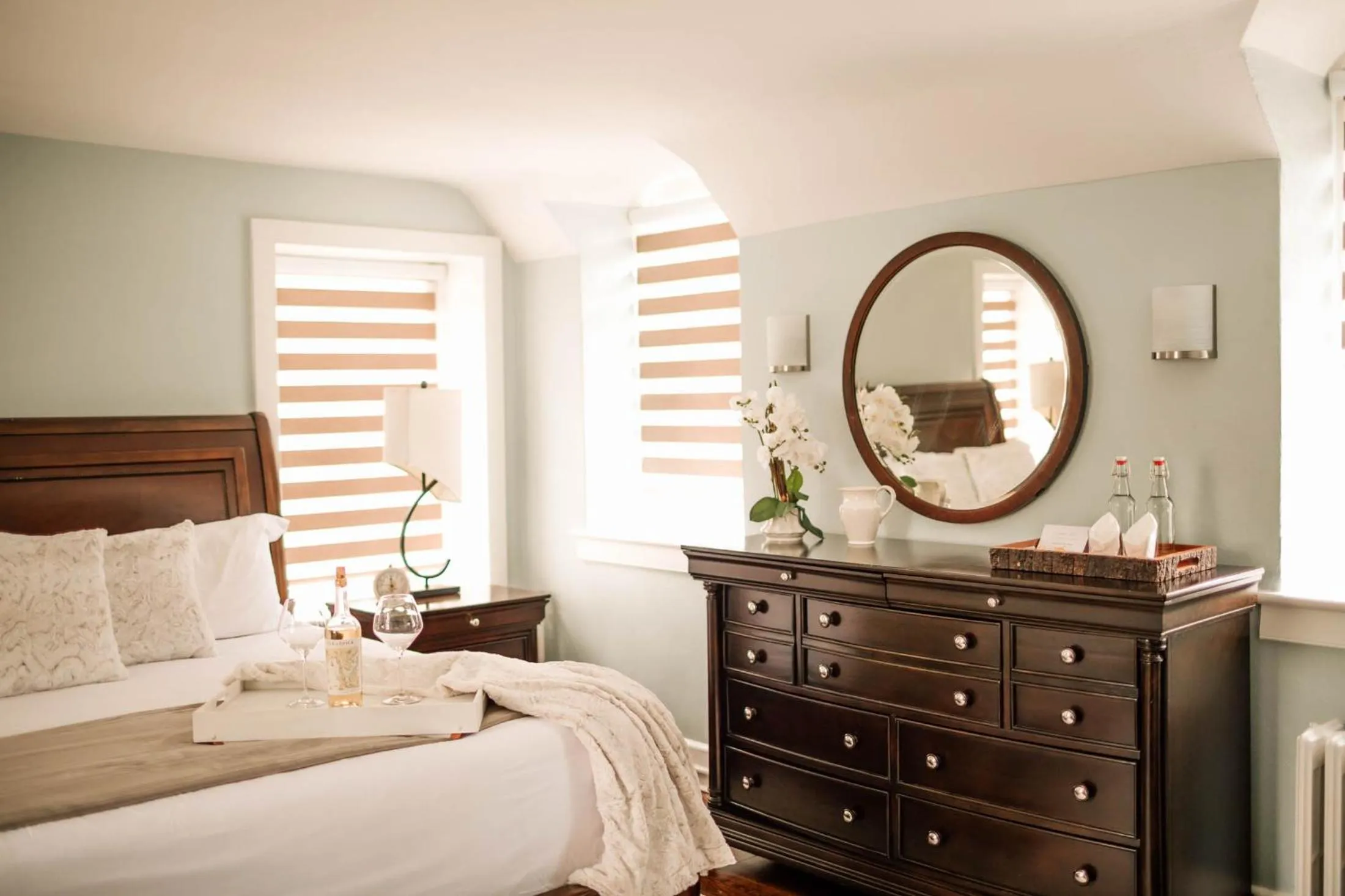 Bed in Chimney Hill Estate Inn