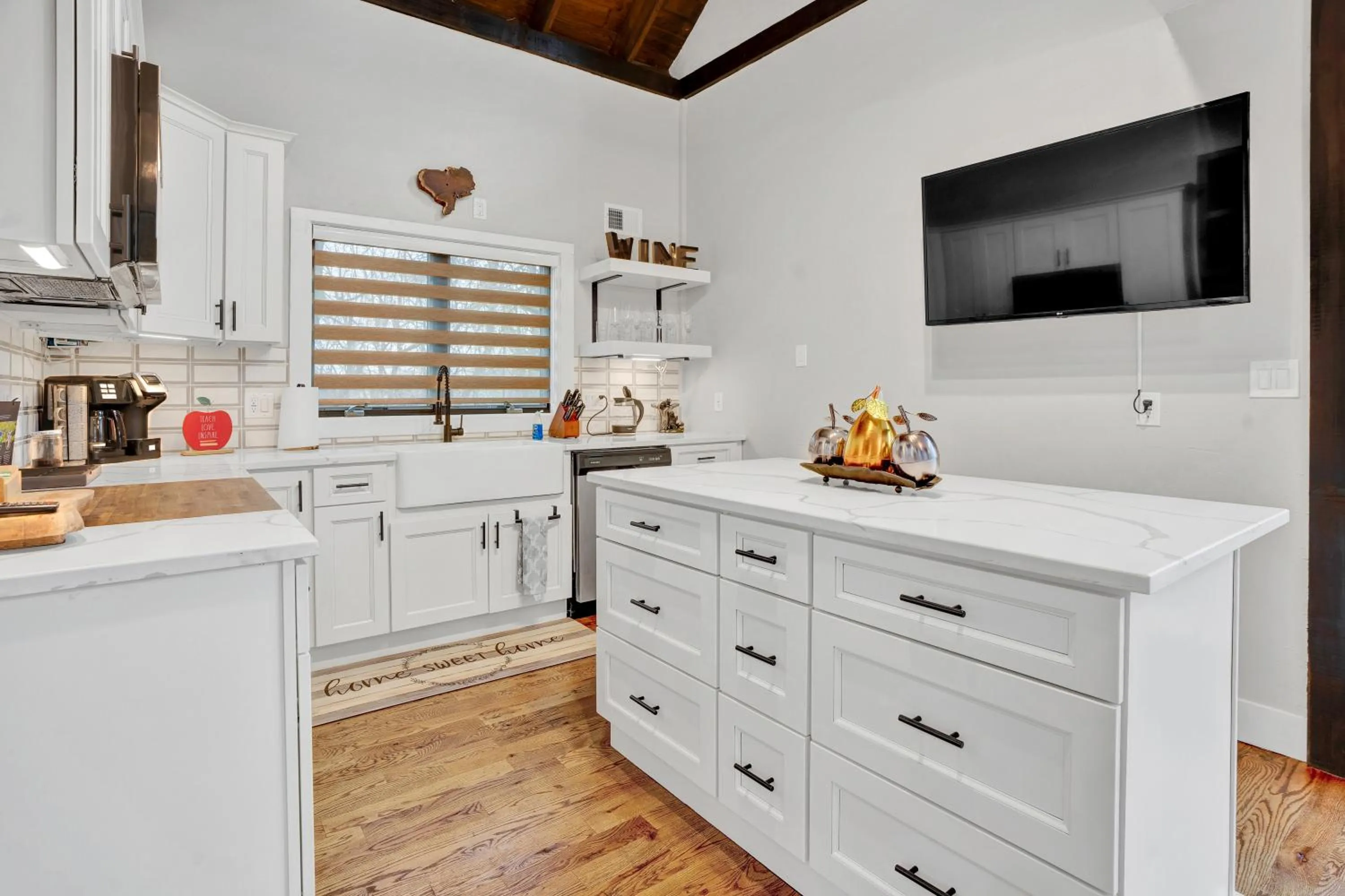 TV and multimedia in Chimney Hill Estate Inn