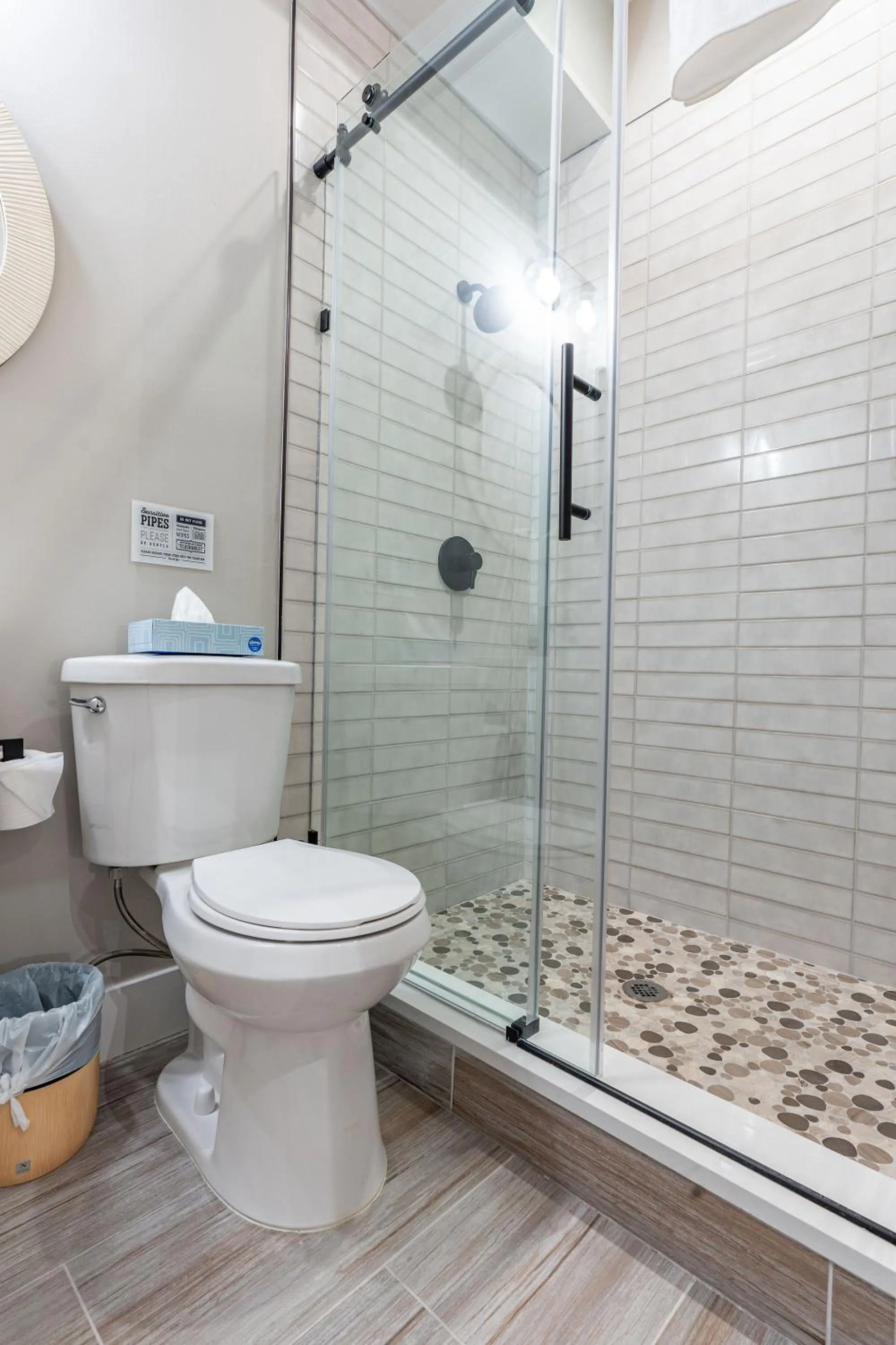 Shower in Chimney Hill Estate Inn