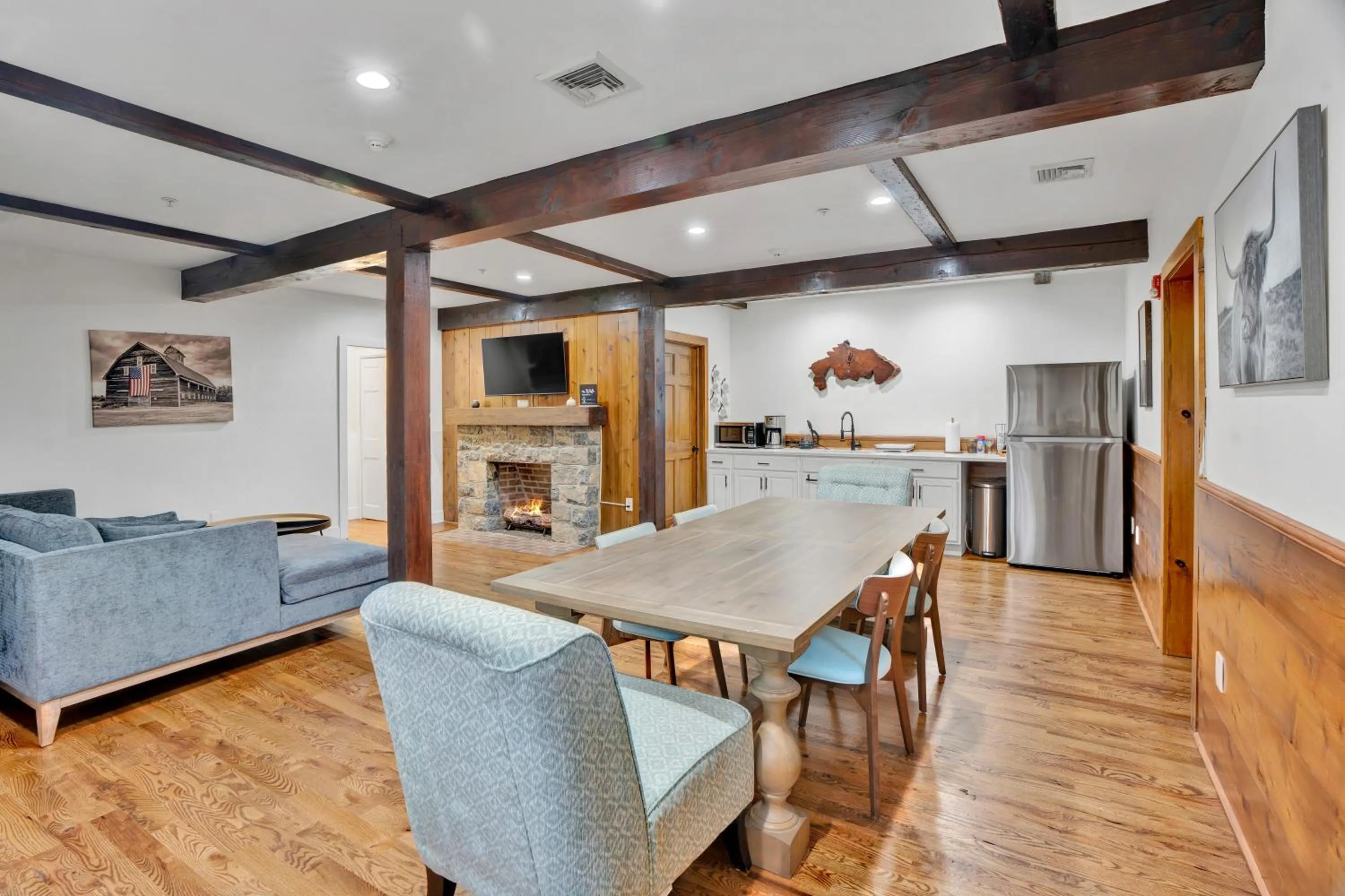 TV and multimedia in Chimney Hill Estate Inn