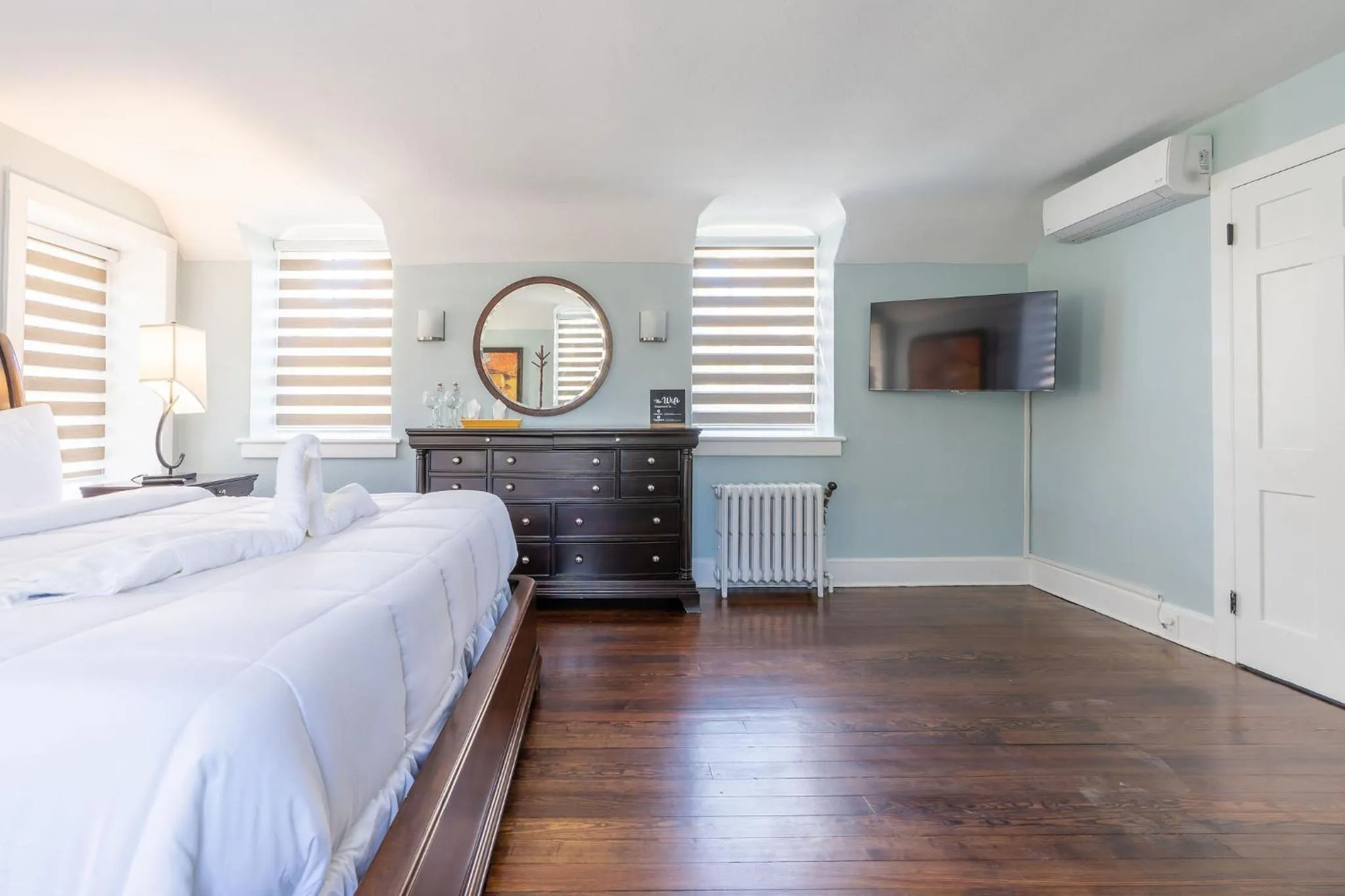 Bed in Chimney Hill Estate Inn