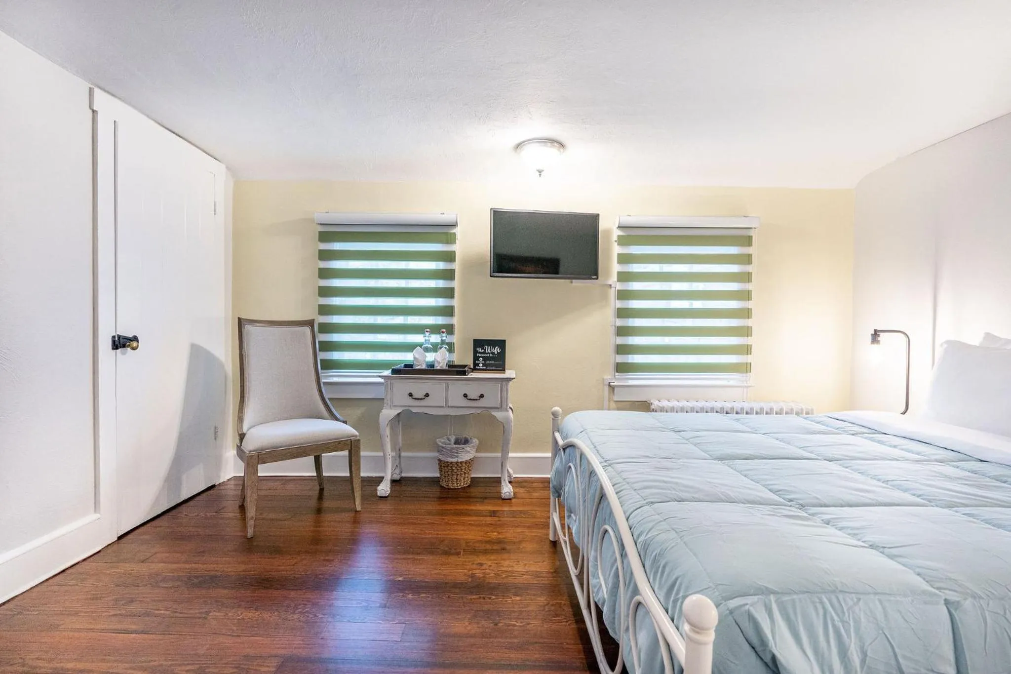 Bed in Chimney Hill Estate Inn