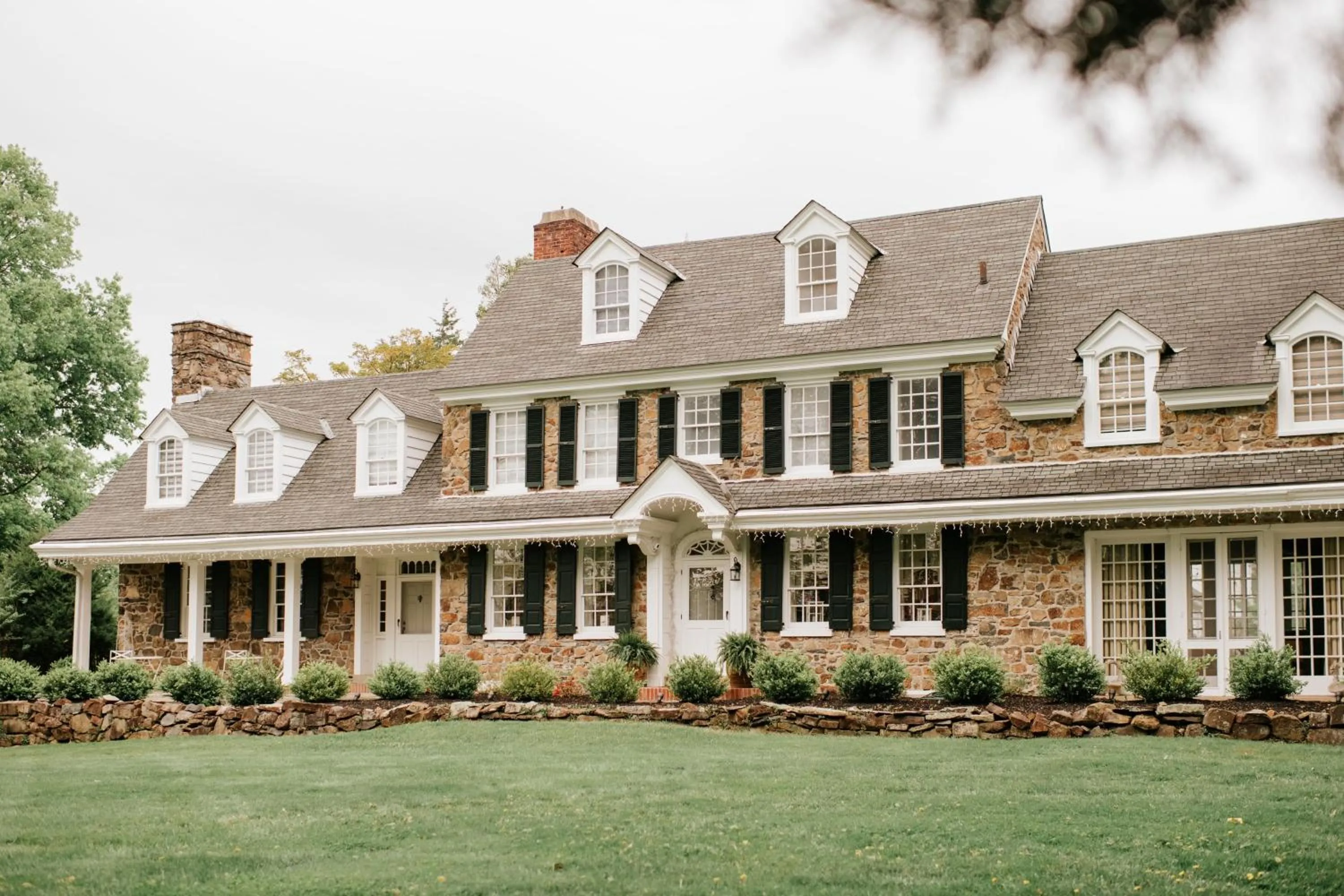 Property building in Chimney Hill Estate Inn