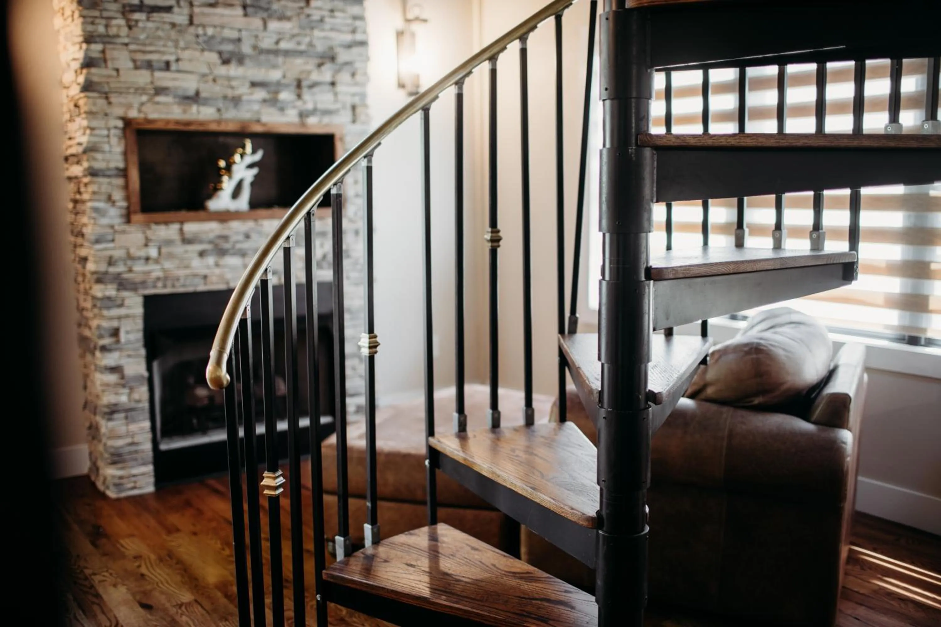 Living room, Bed in Chimney Hill Estate Inn