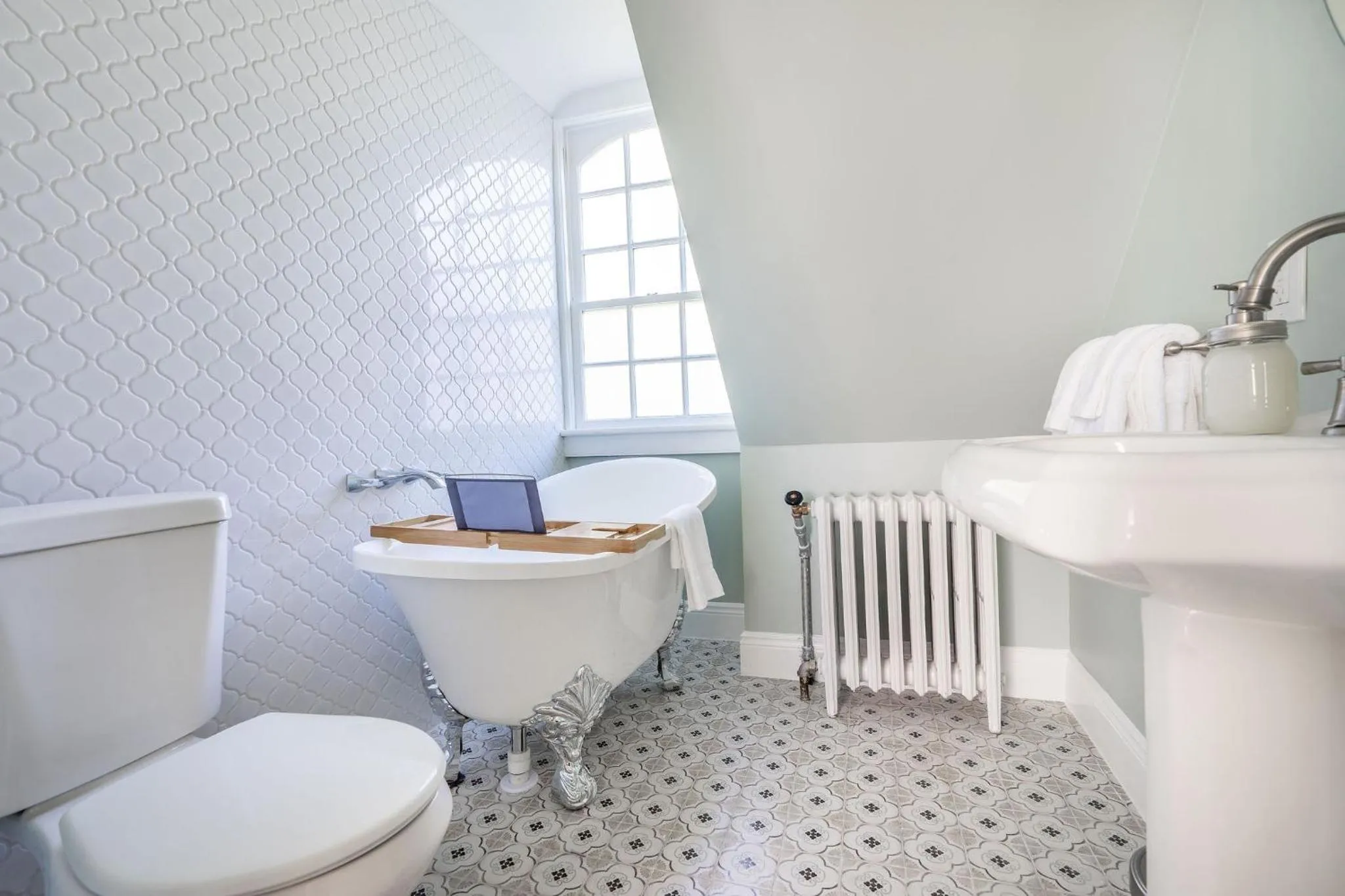 Toilet in Chimney Hill Estate Inn