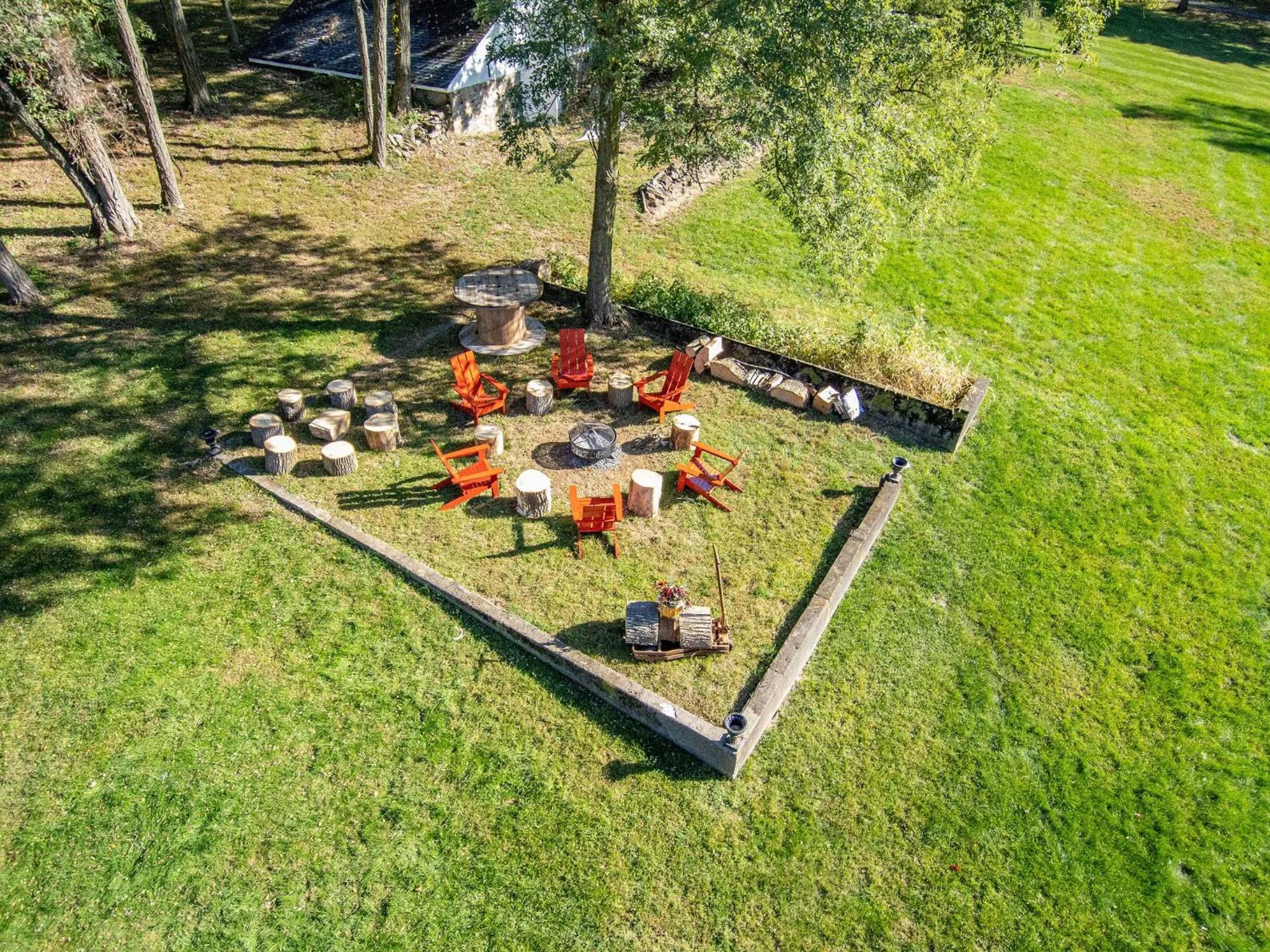 Property building in Chimney Hill Estate Inn