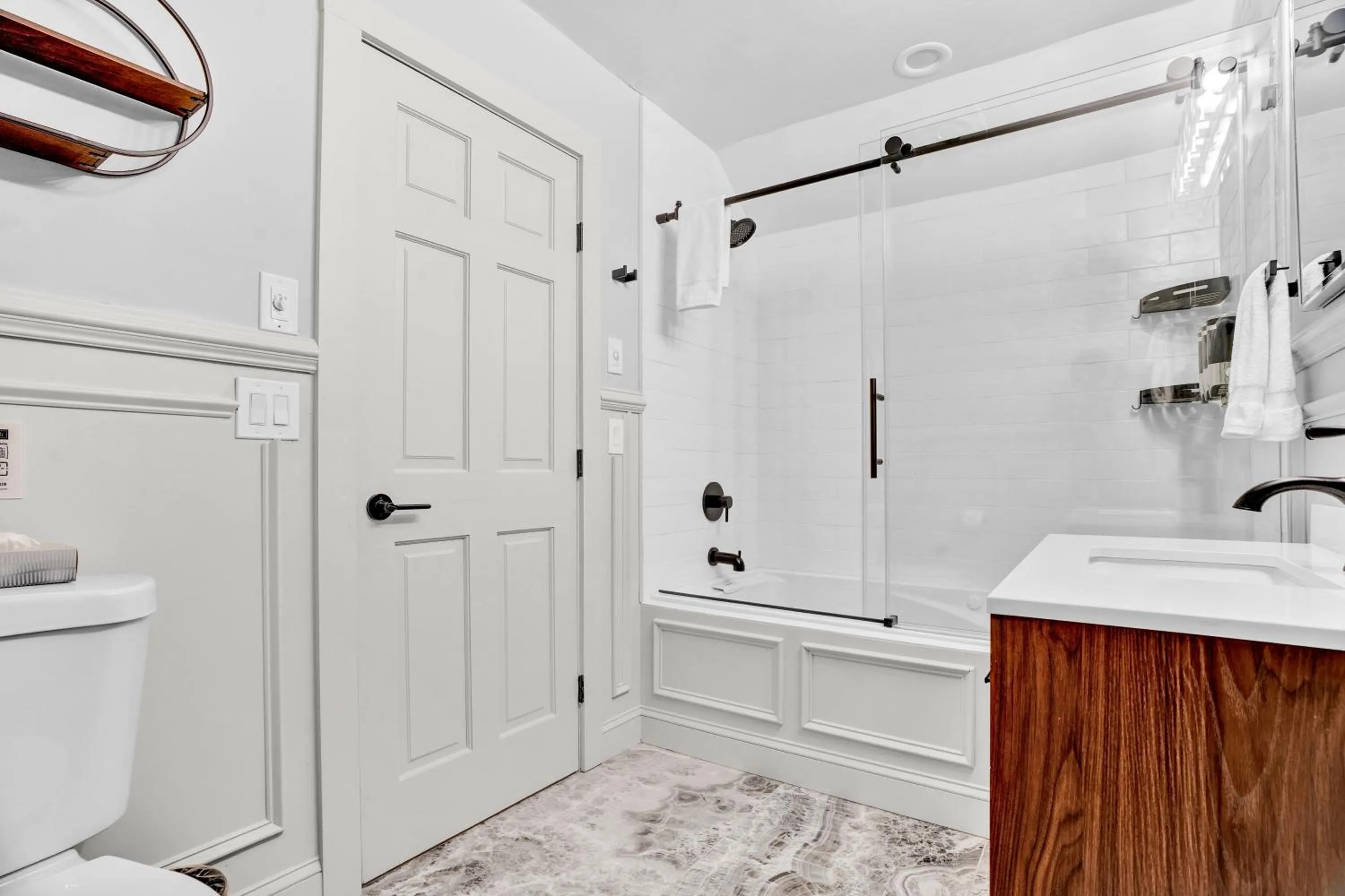 Shower in Chimney Hill Estate Inn