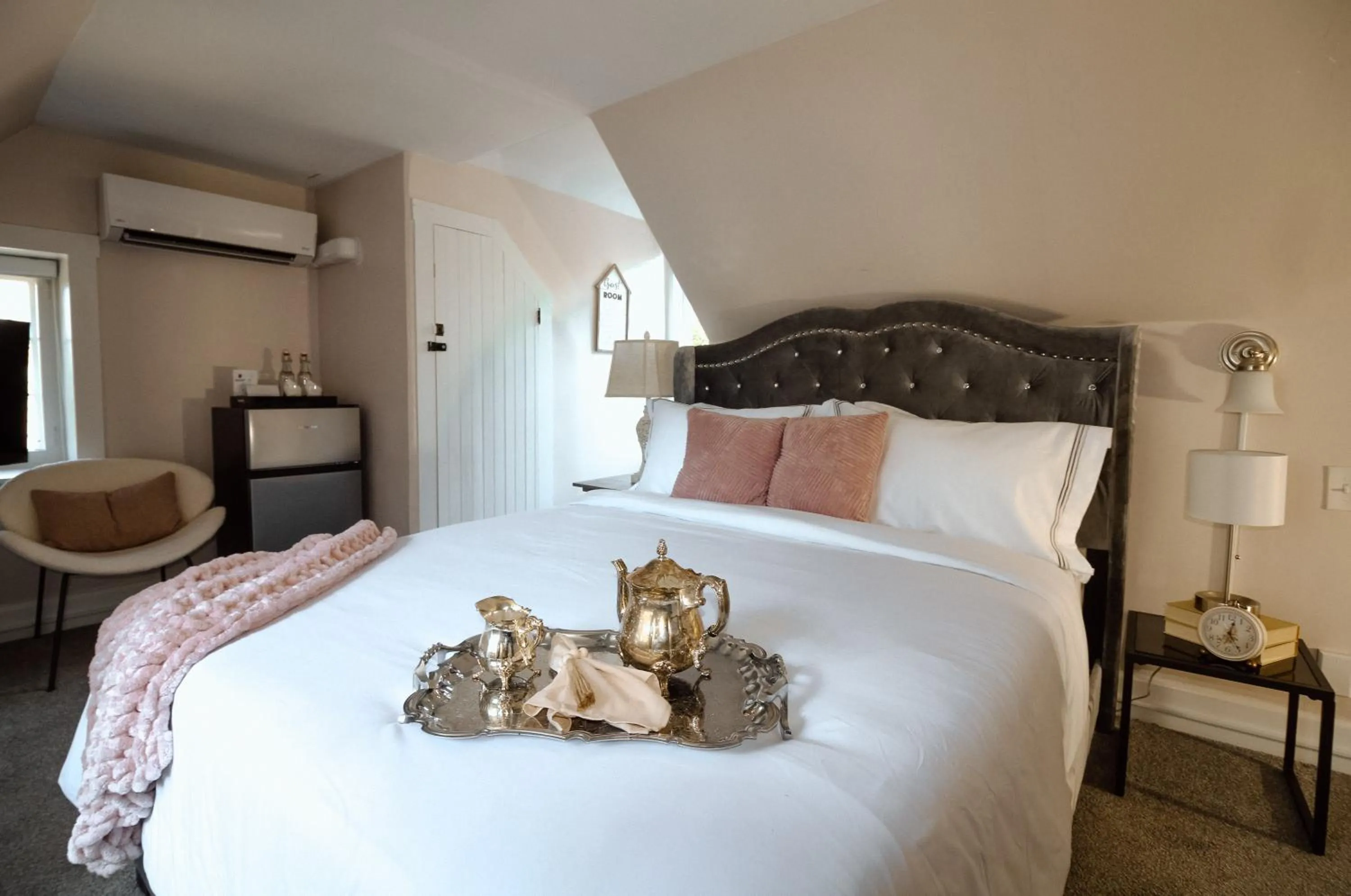 Bed in Chimney Hill Estate Inn