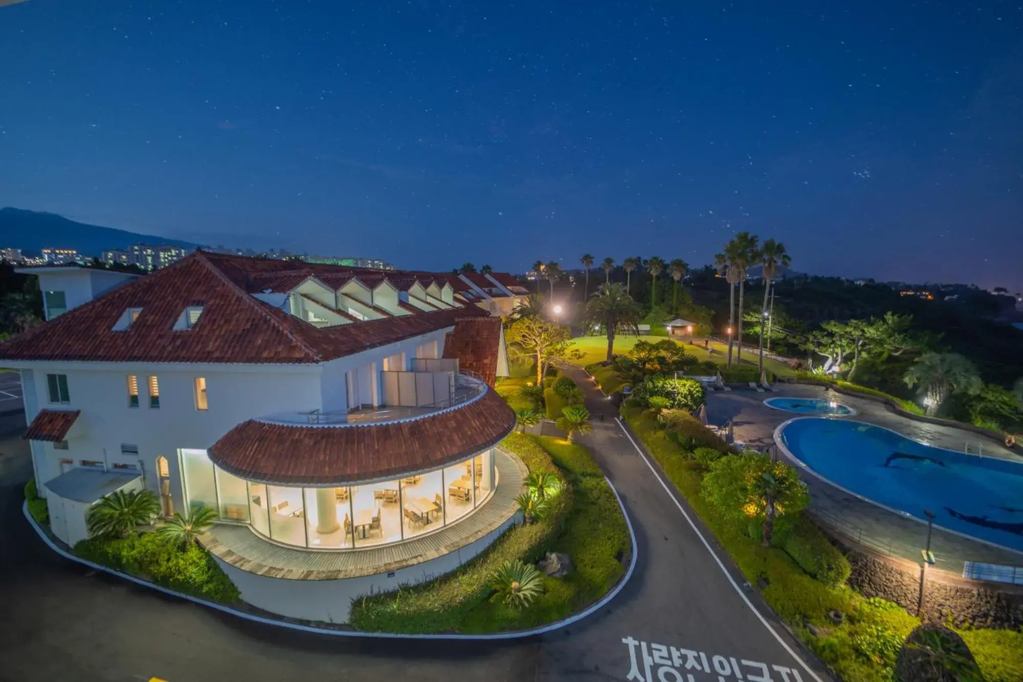 Property building in Seaore Resort Property building in Seaore Resort