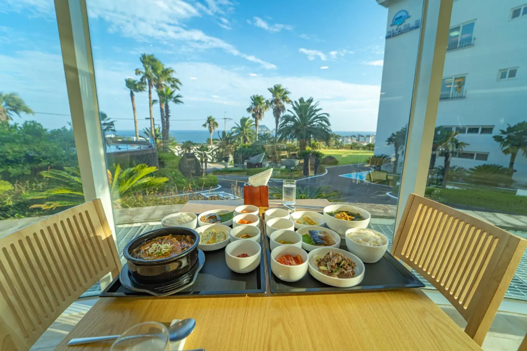 Restaurant/places to eat in Seaore Resort Restaurant/places to eat in Seaore Resort