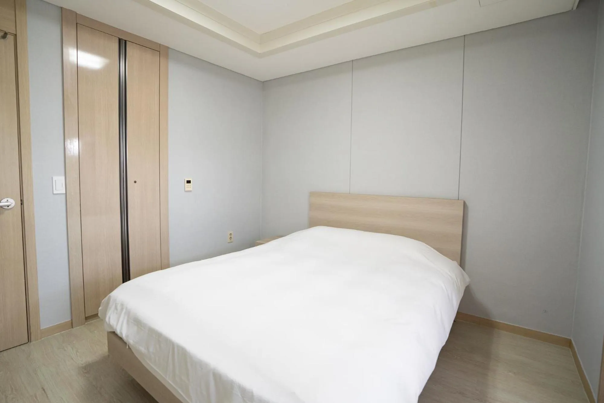 Photo of the whole room, Bed in Seaore Resort