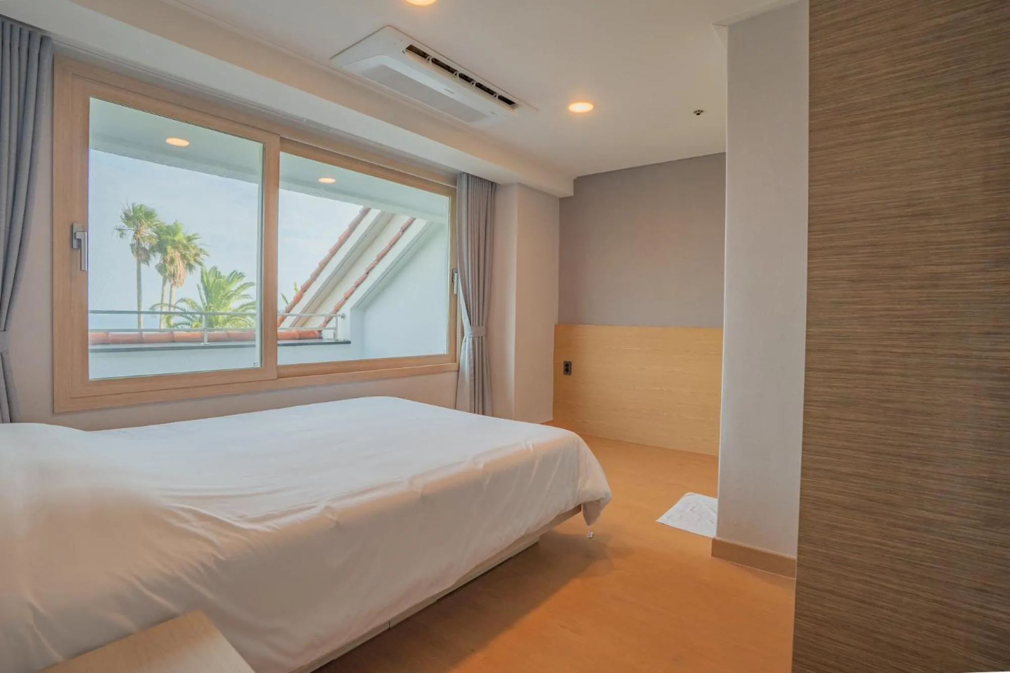Bedroom, Bed in Seaore Resort