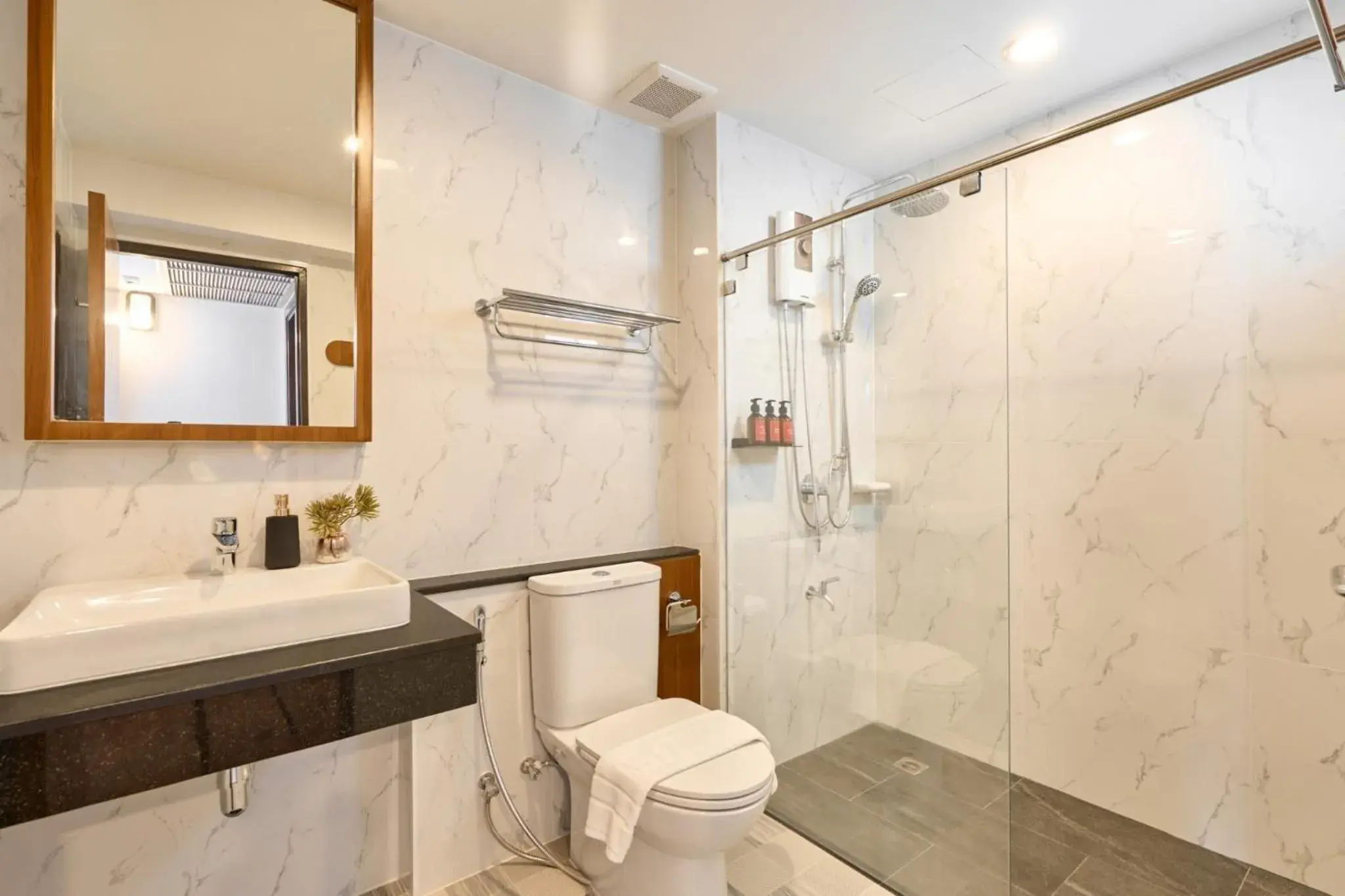 Twin Room - Ground Floor in Be Phrasingh Hotel Chiang Mai Twin Room - Ground Floor in Be Phrasingh Hotel Chiang Mai