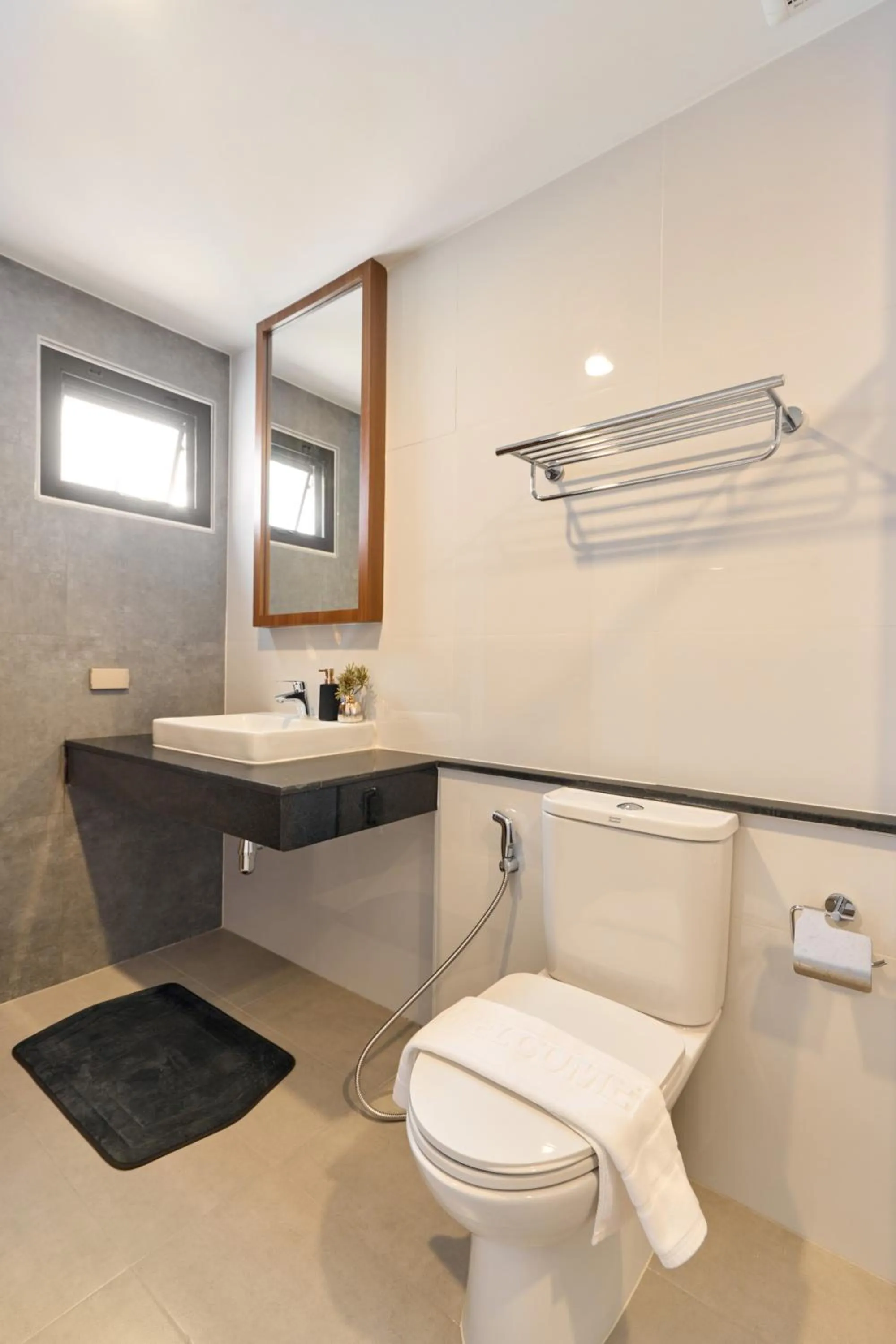 Toilet in Be Phrasingh Hotel Chiang Mai