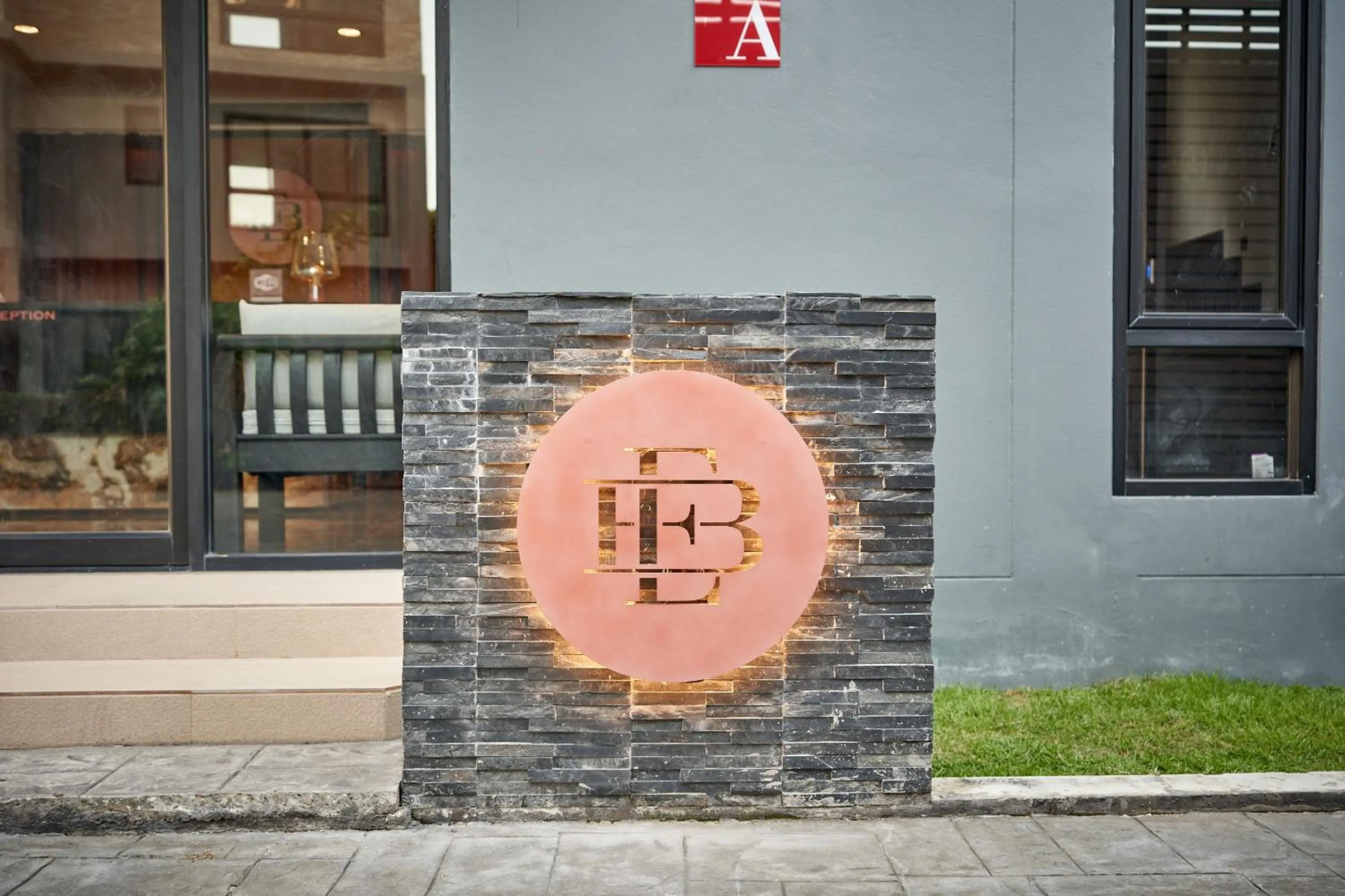 Property building in Be Phrasingh Hotel Chiang Mai