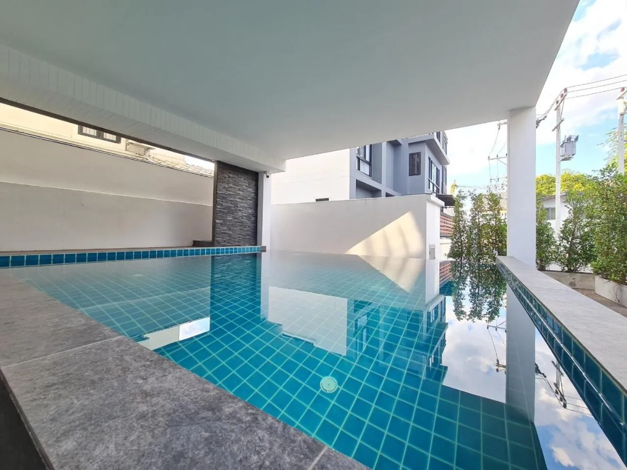 Swimming pool in Be Phrasingh Hotel Chiang Mai