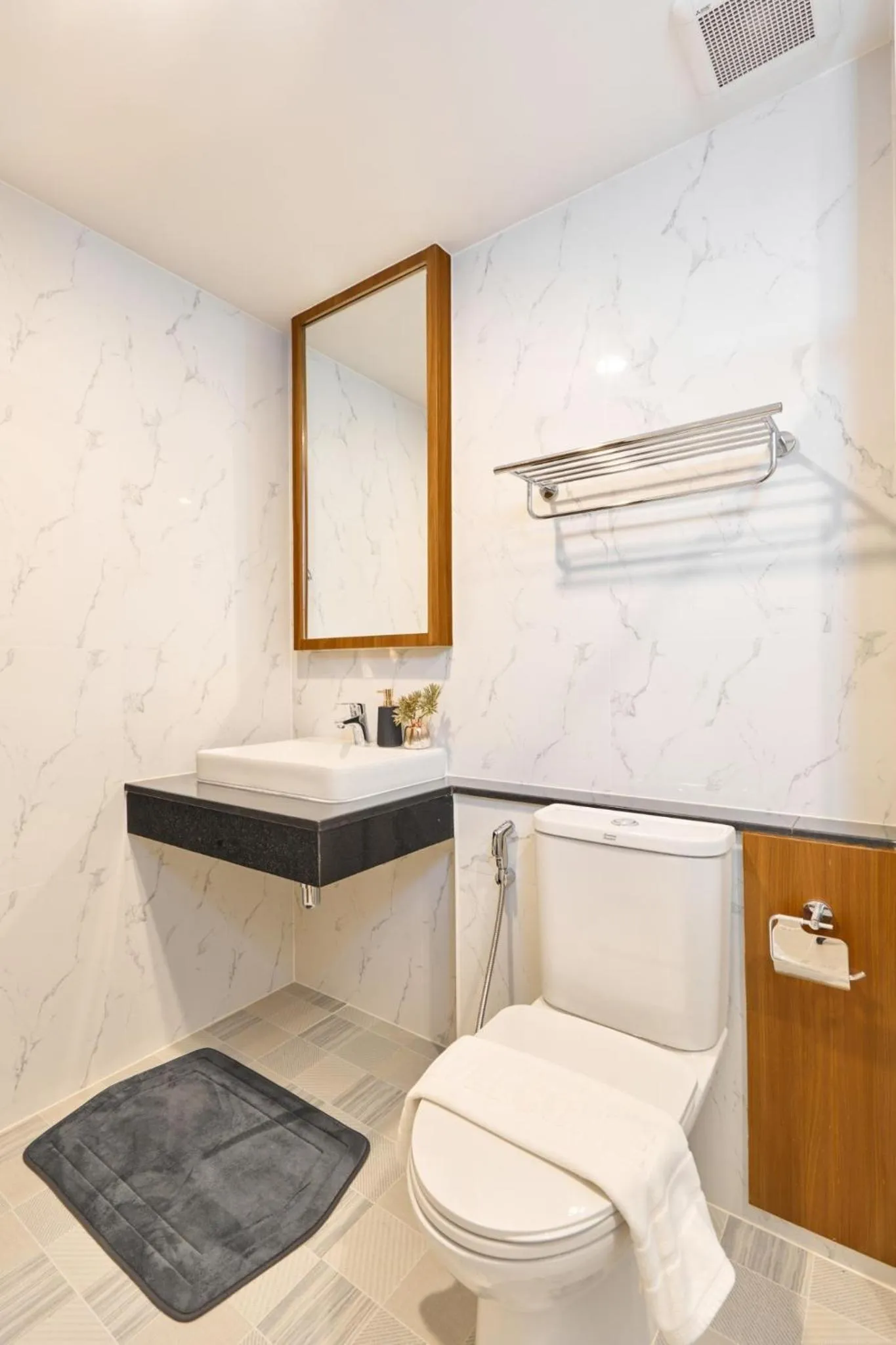 Bathroom in Be Phrasingh Hotel Chiang Mai