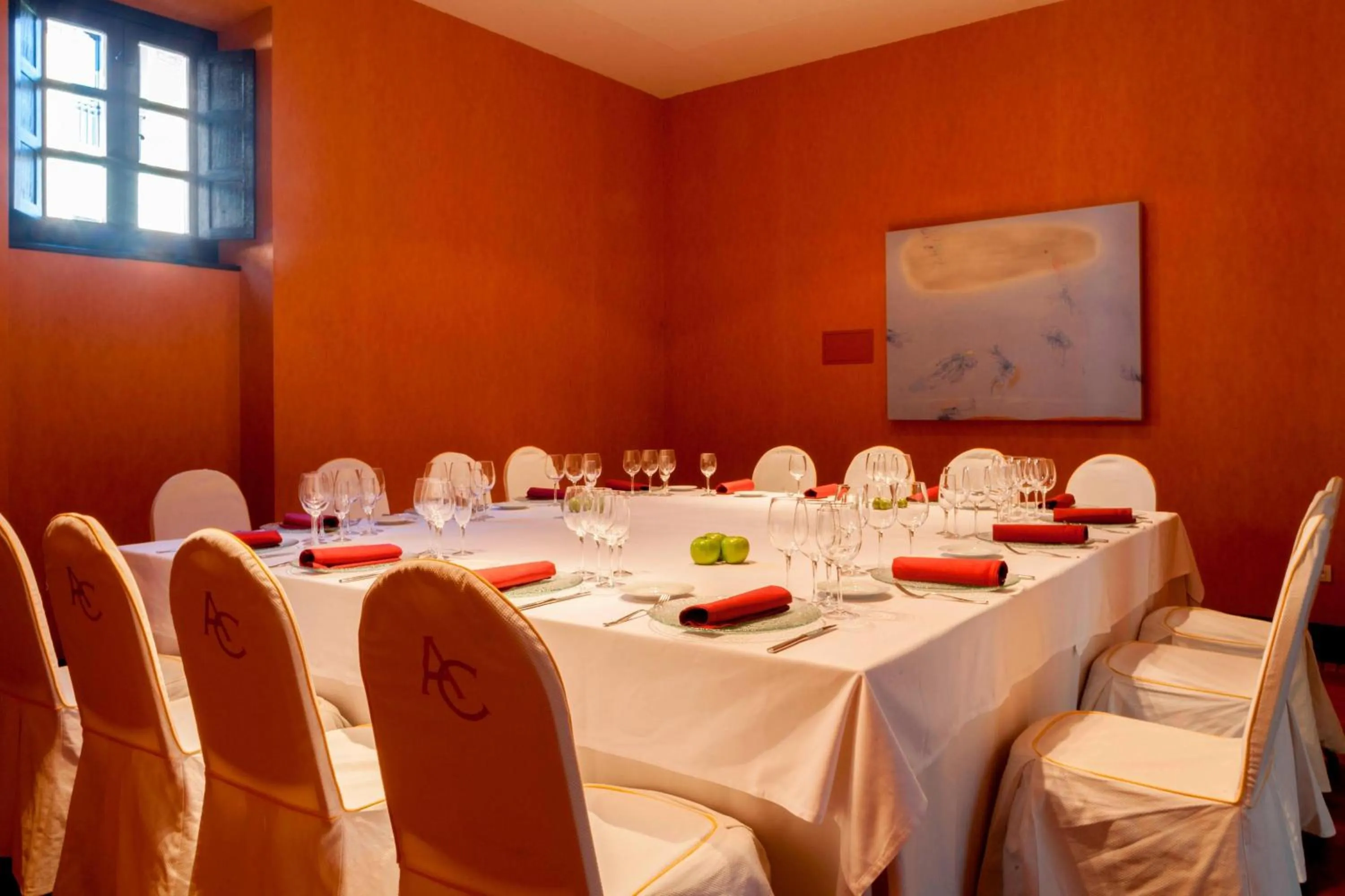 Meeting/conference room in AC Hotel Palacio de Santa Ana by Marriott